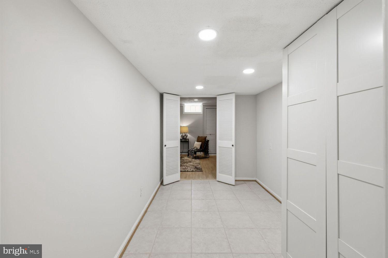 GLENFIELD MANOR - Residential