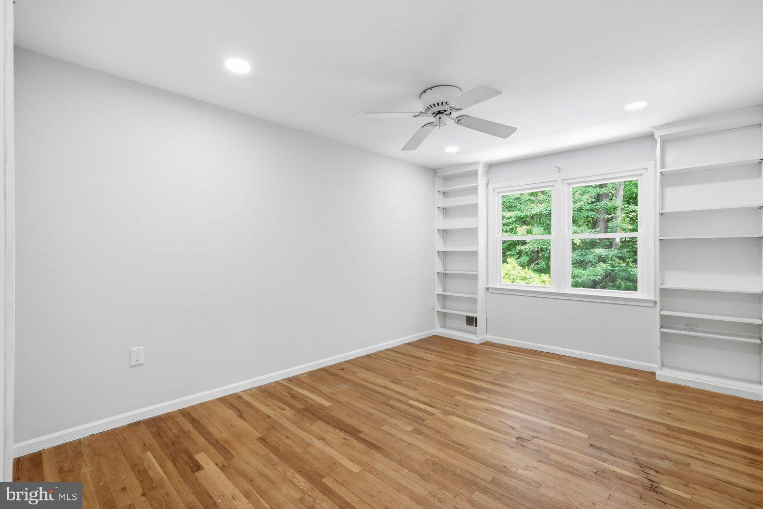 GLENFIELD MANOR - Residential