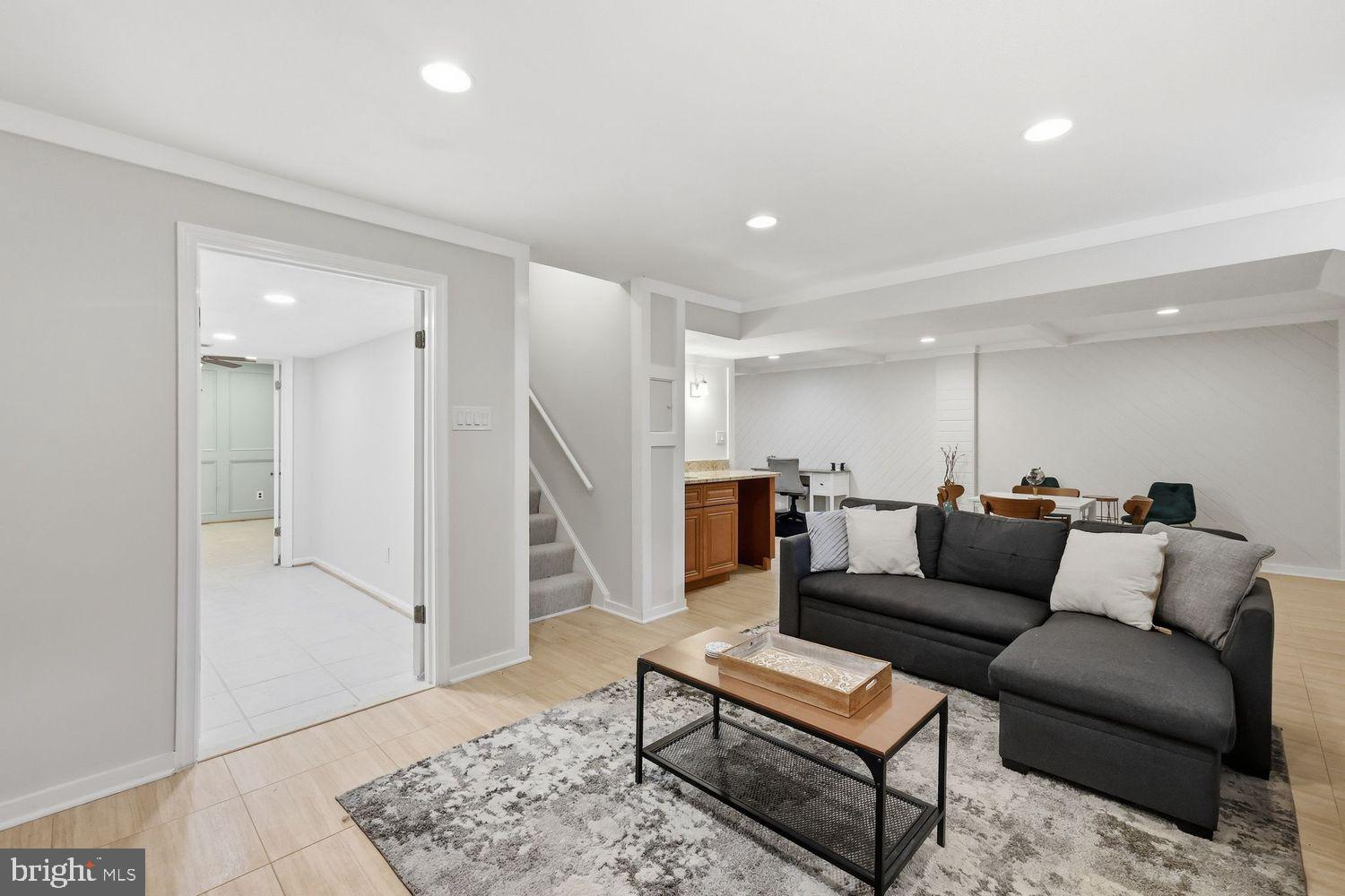GLENFIELD MANOR - Residential