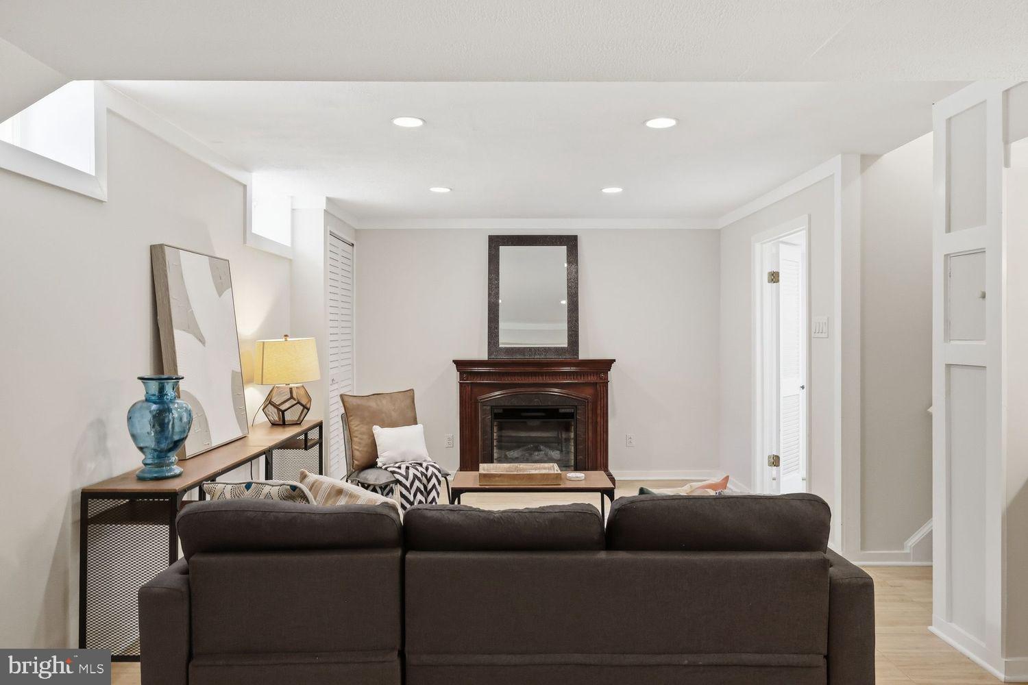 GLENFIELD MANOR - Residential