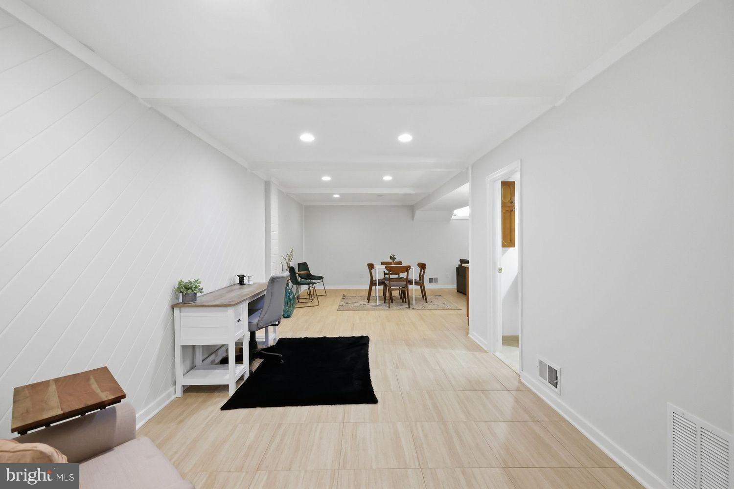 GLENFIELD MANOR - Residential