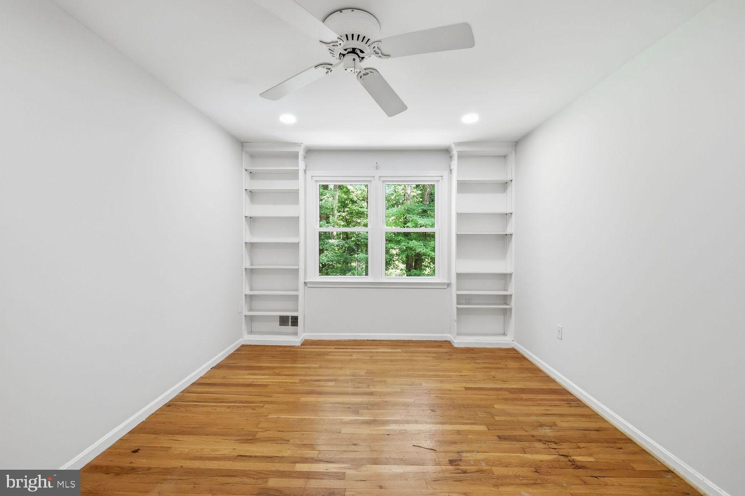 GLENFIELD MANOR - Residential