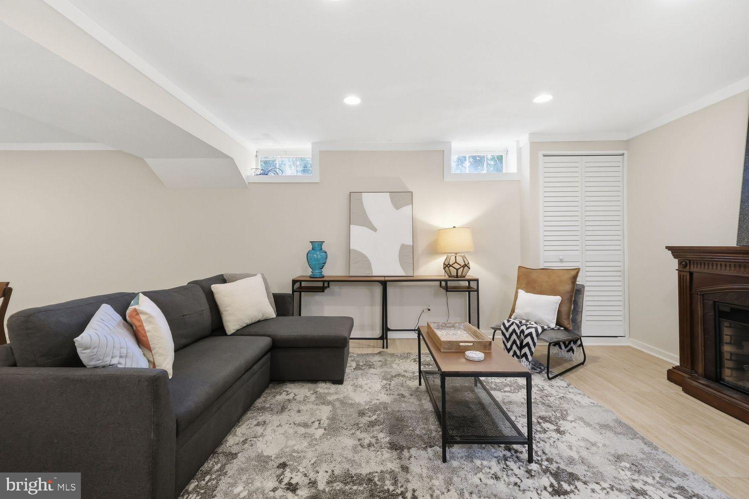 GLENFIELD MANOR - Residential