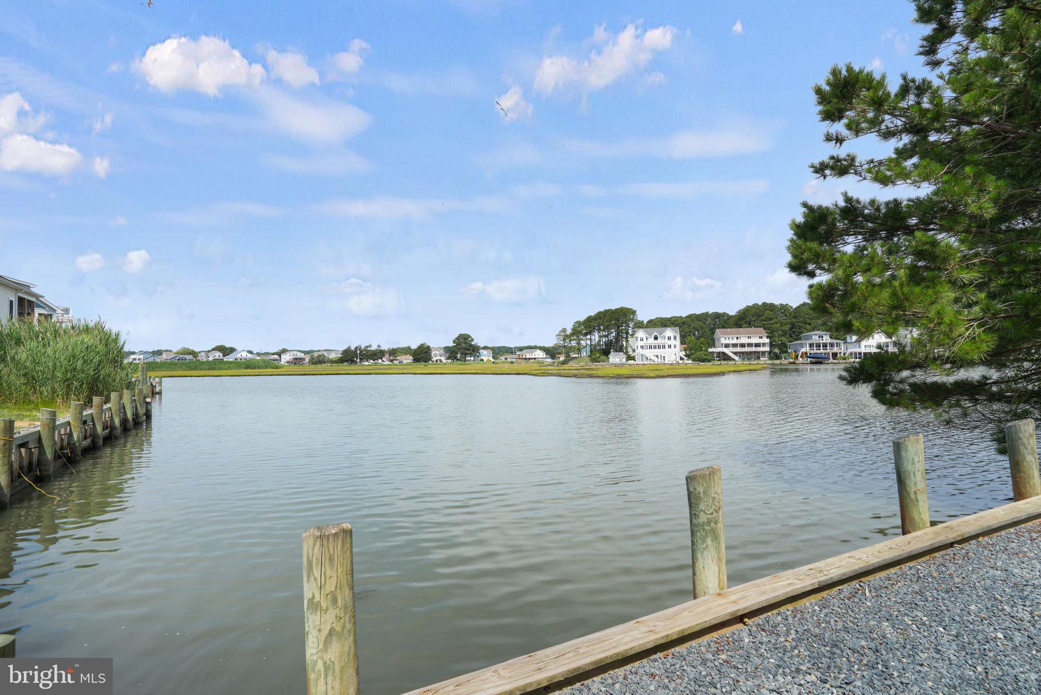 CAPTAIN'S COVE - Residential