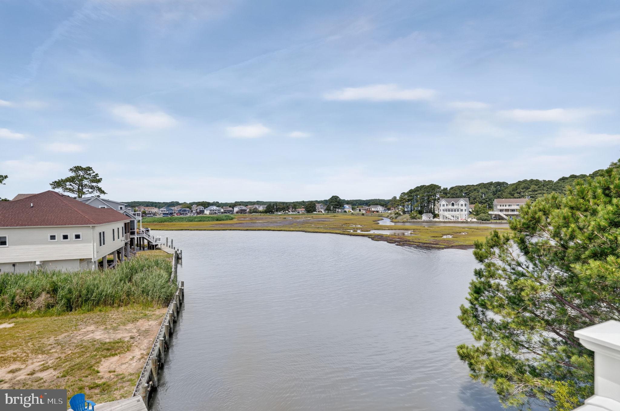 CAPTAIN'S COVE - Residential