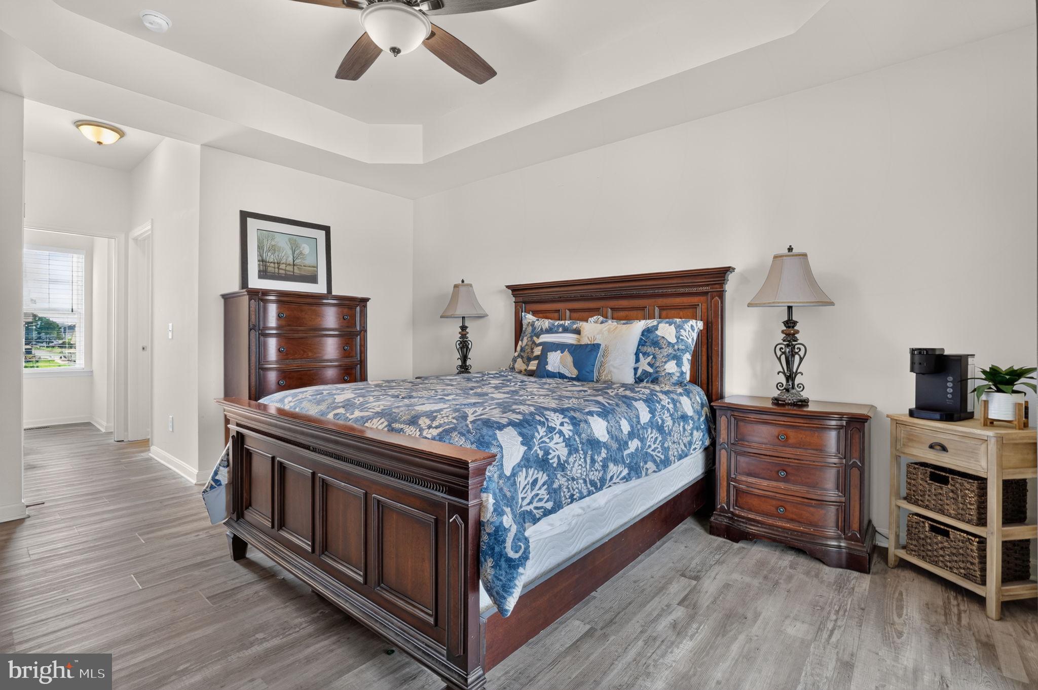 CAPTAIN'S COVE - Residential