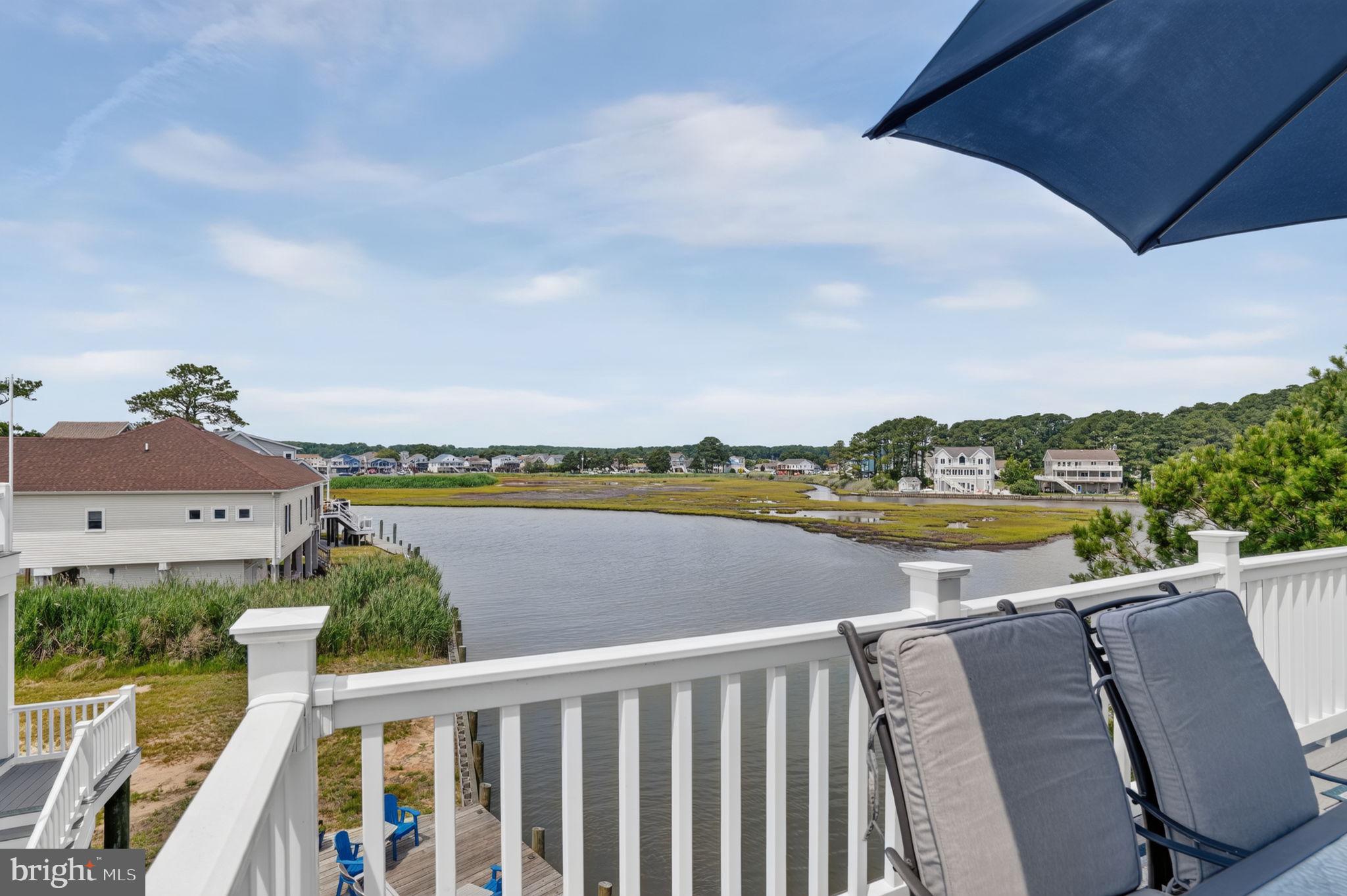 CAPTAIN'S COVE - Residential