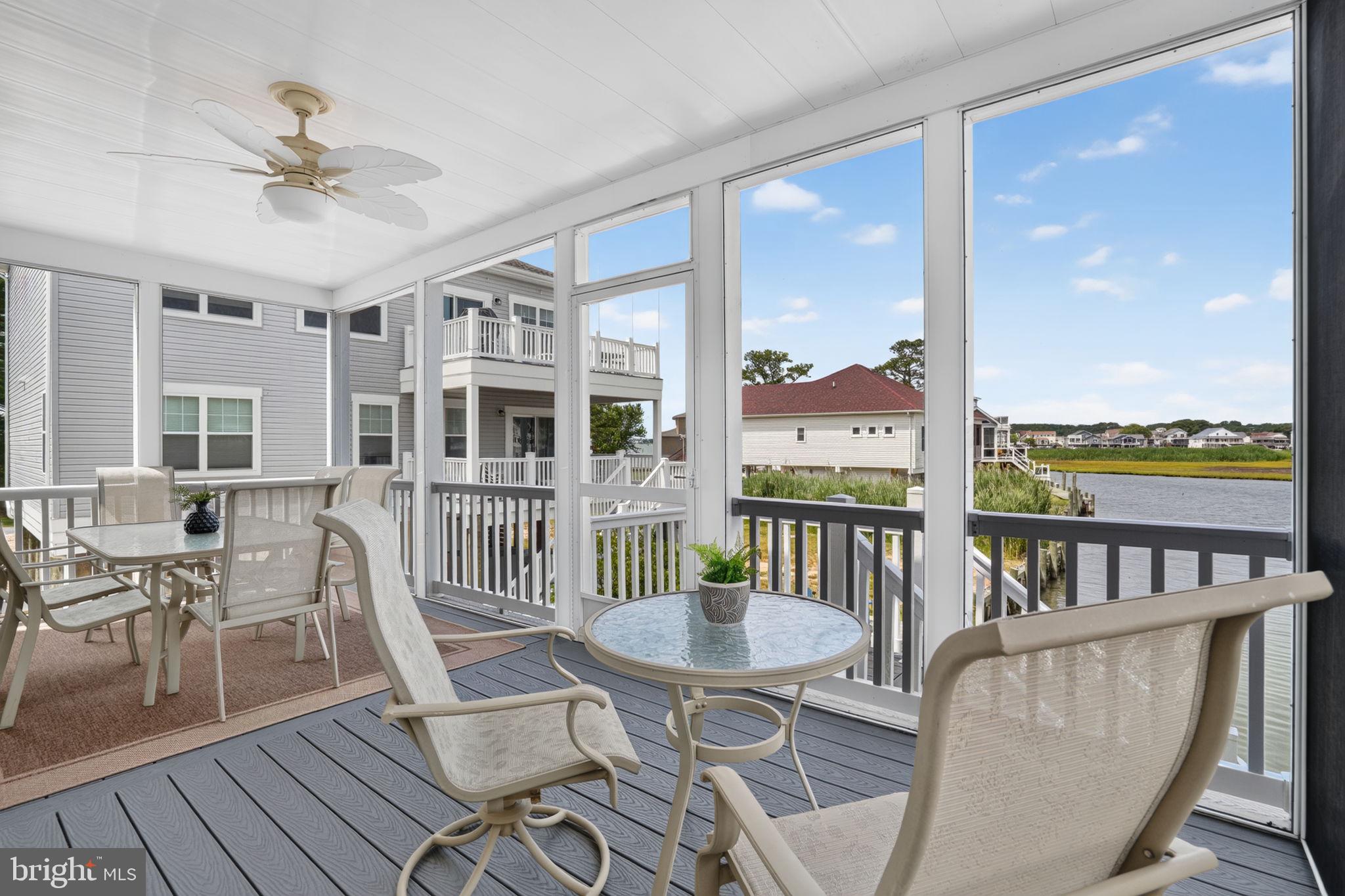 CAPTAIN'S COVE - Residential