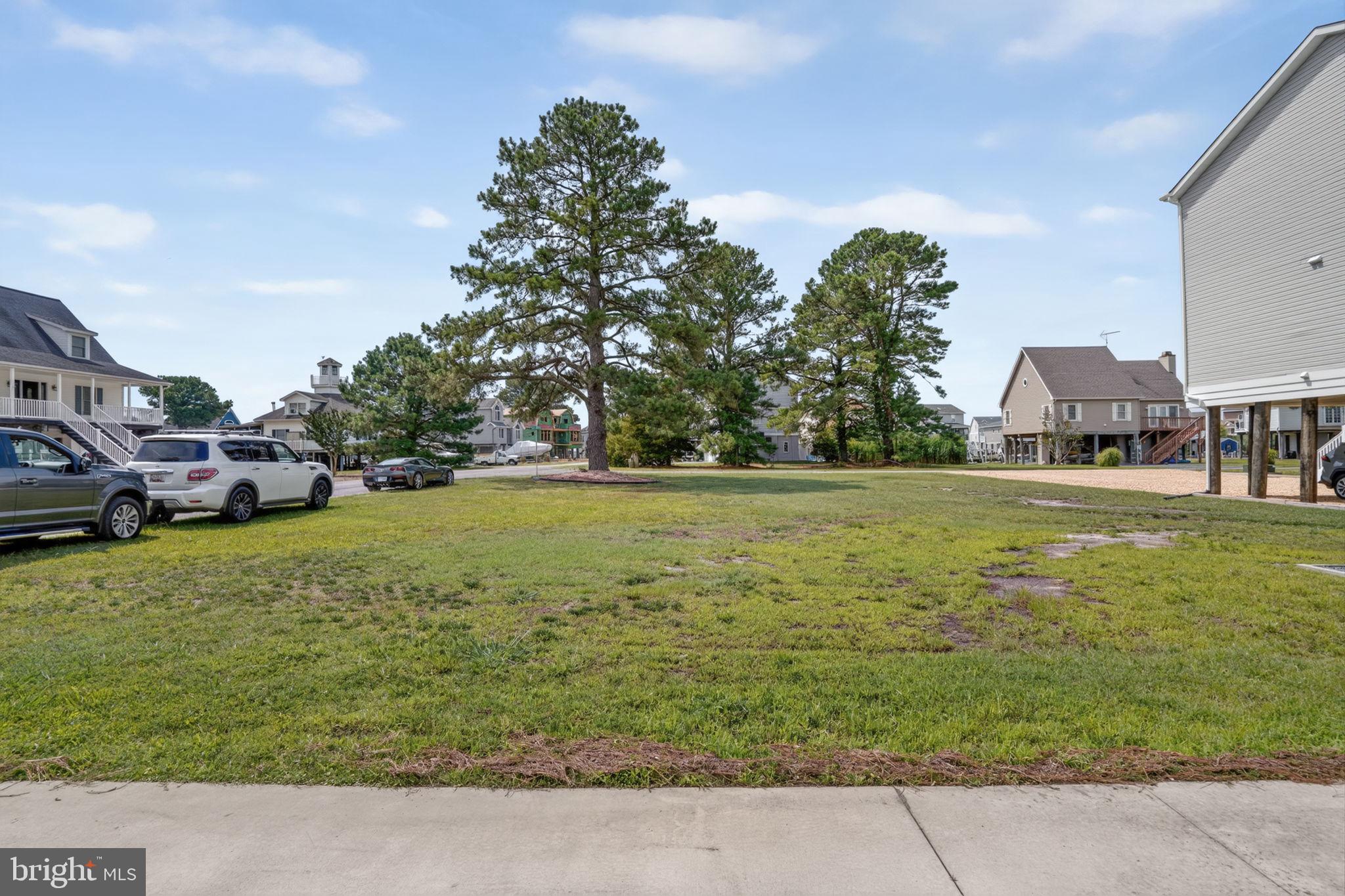 CAPTAIN'S COVE - Residential