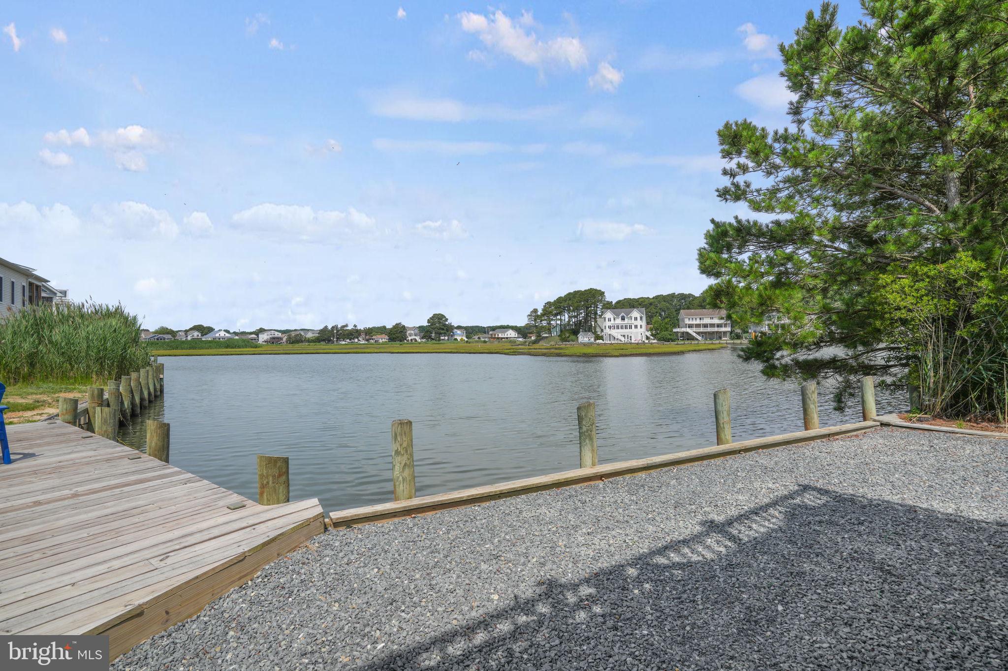 CAPTAIN'S COVE - Residential