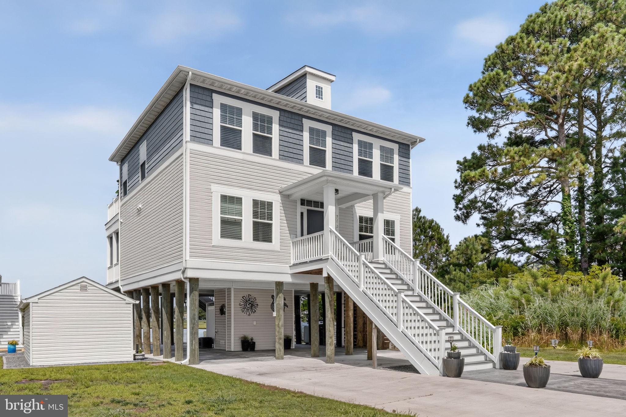 CAPTAIN'S COVE - Residential