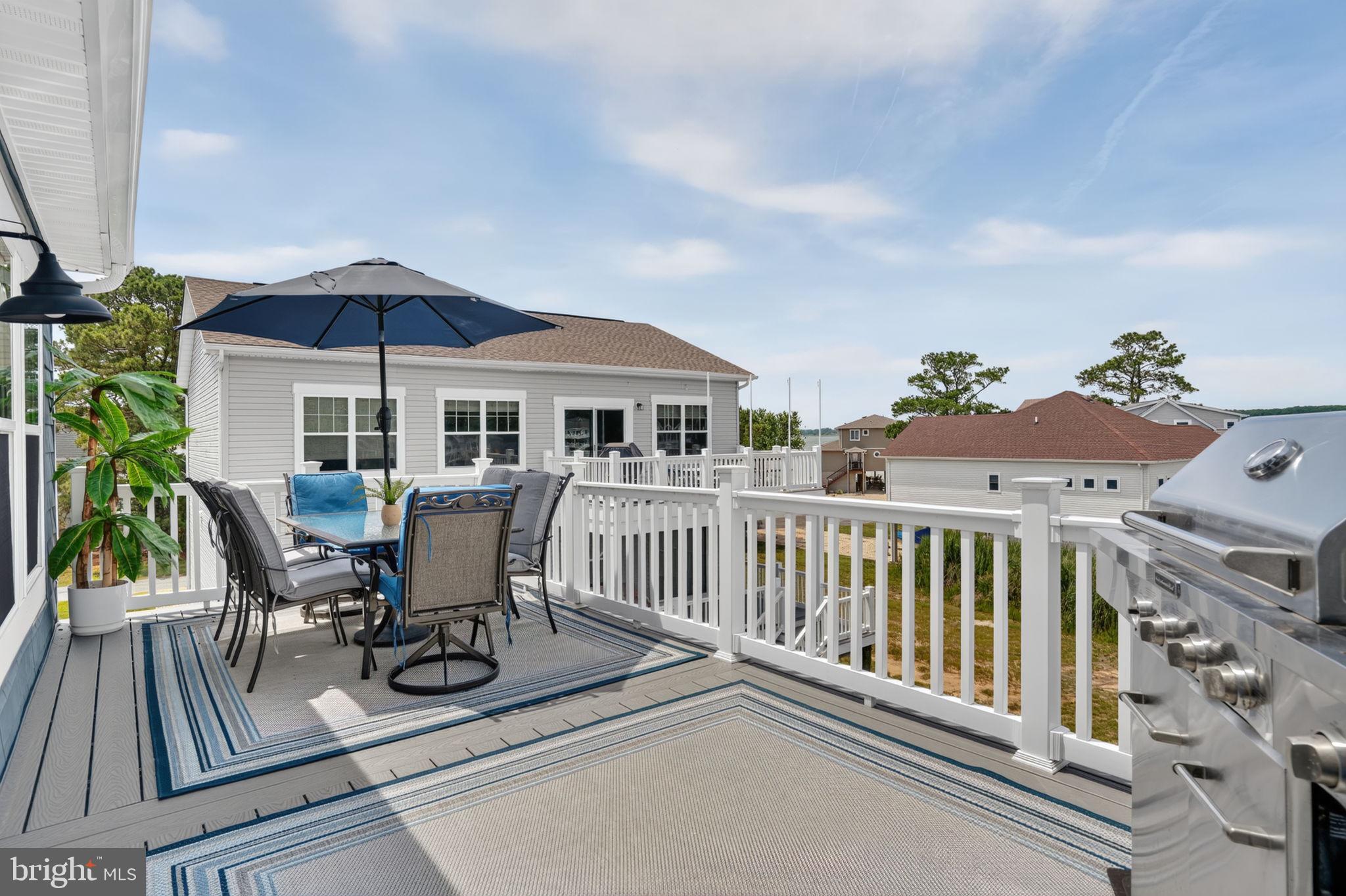 CAPTAIN'S COVE - Residential