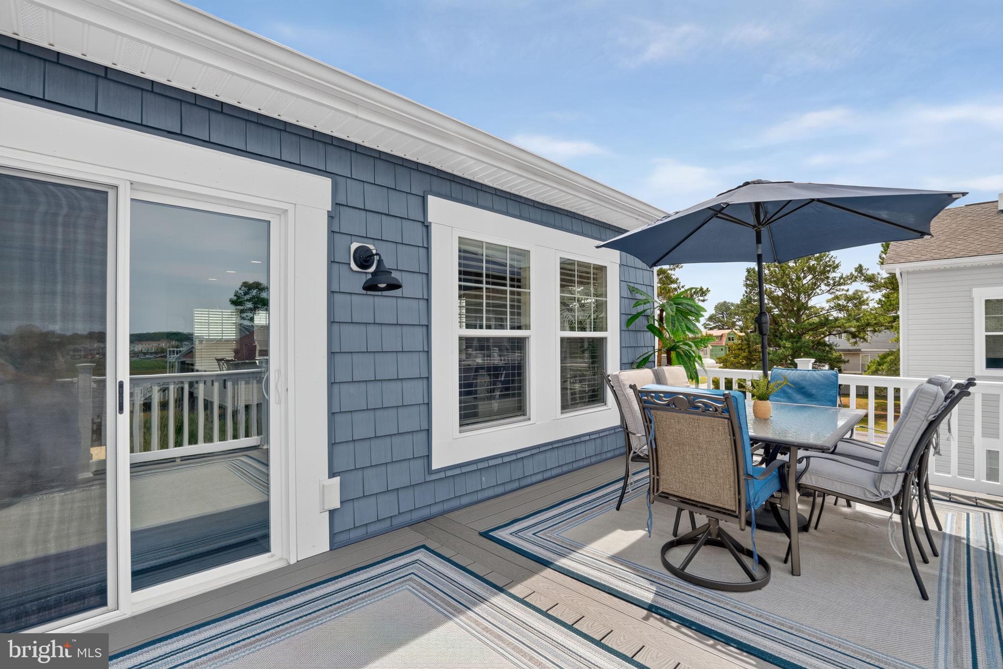 CAPTAIN'S COVE - Residential
