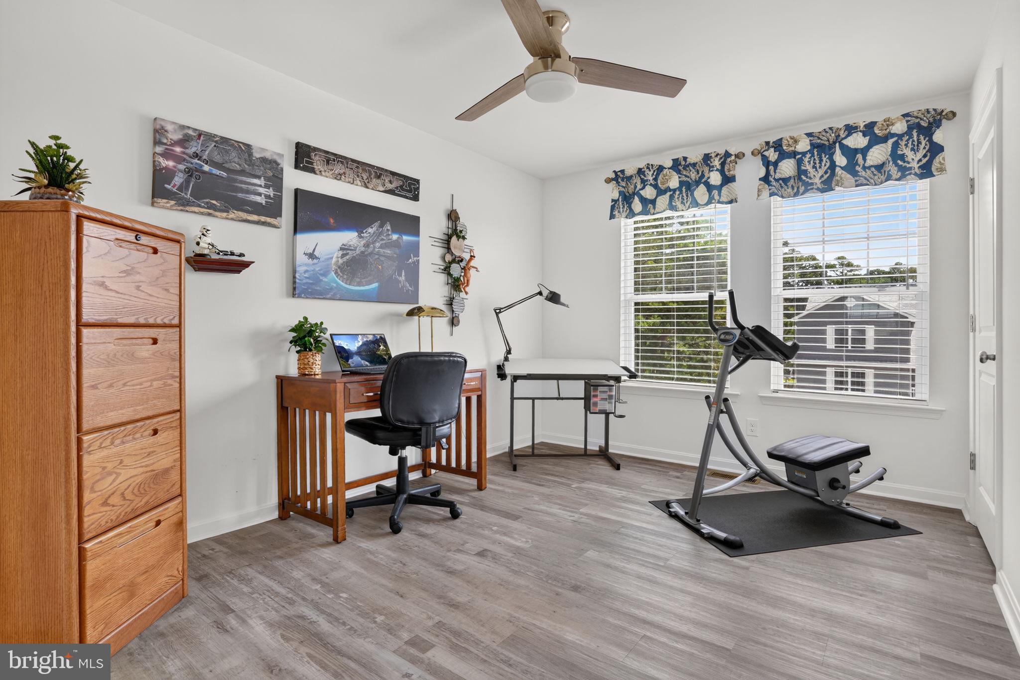 CAPTAIN'S COVE - Residential