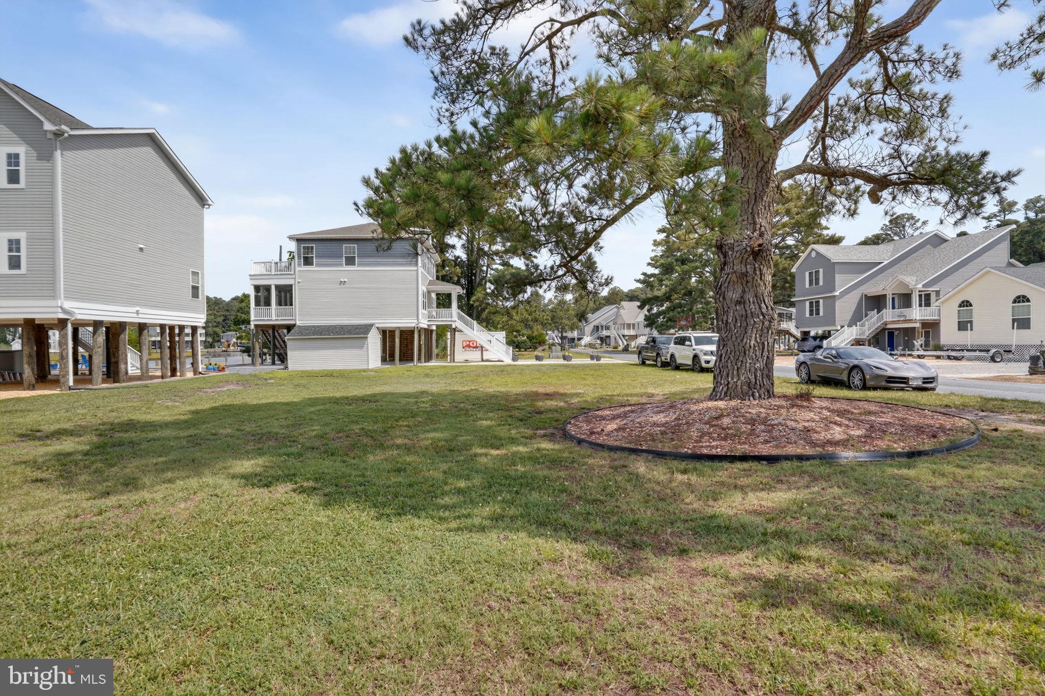 CAPTAIN'S COVE - Residential