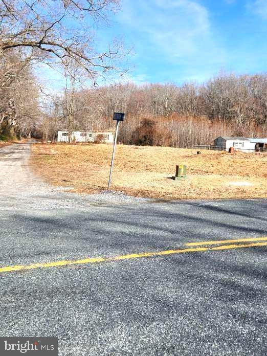 25309 Golt farm Ln has an old vacant double-wide on it . PLEASE  DO NOT GO INSIDE THE FLOORS ARE NOT SAFE TO GO IN.