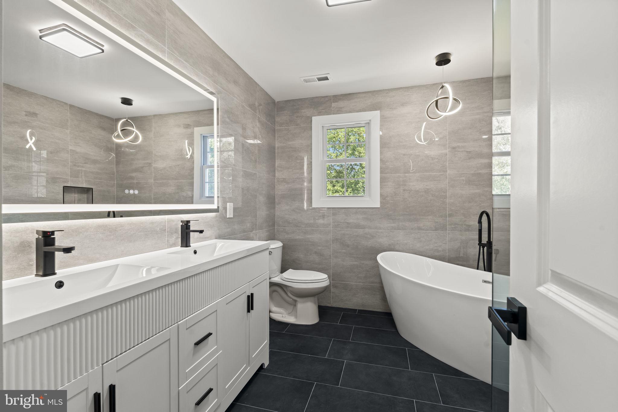 KING OF PRUSSIA - Residential