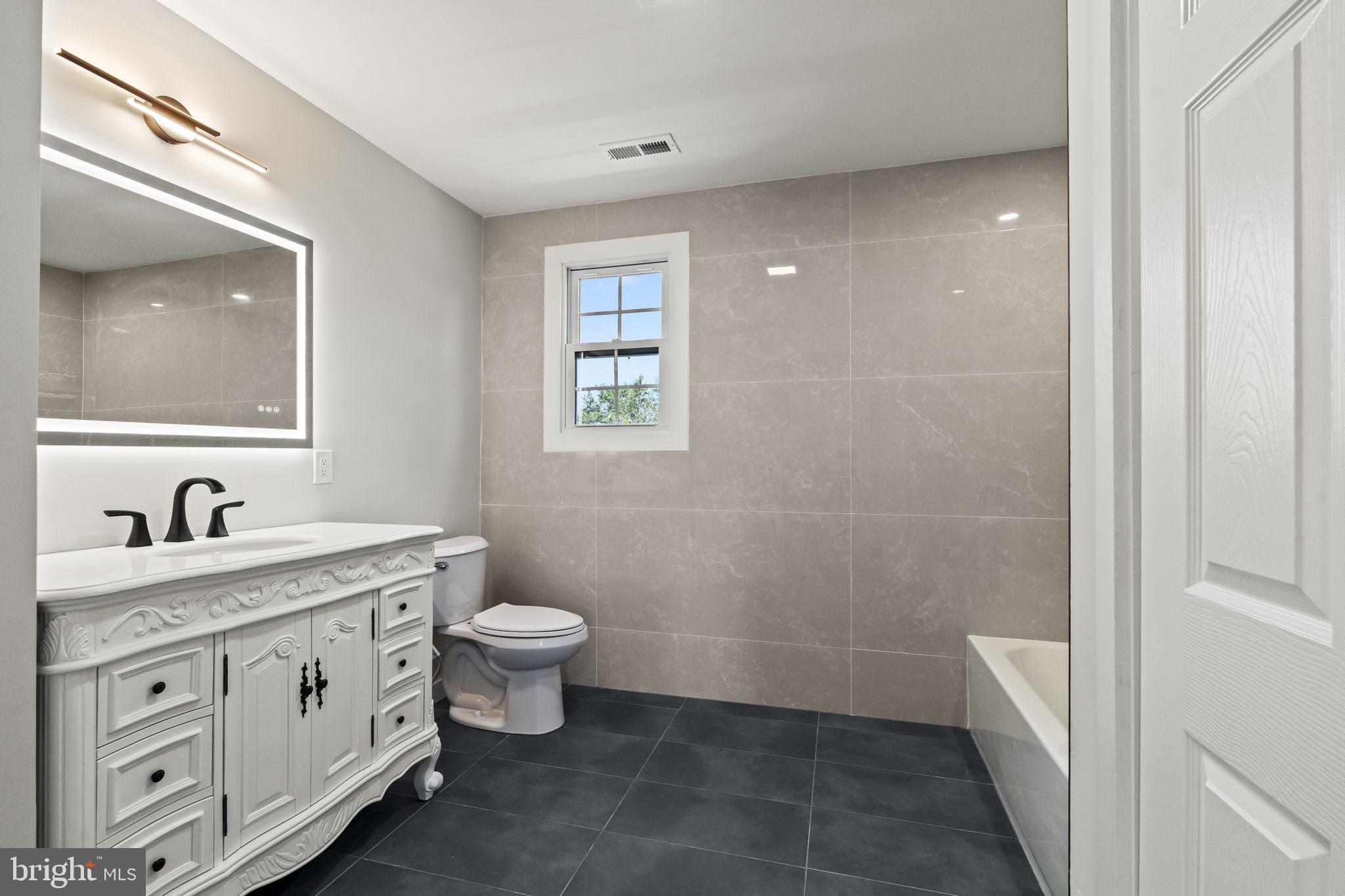 KING OF PRUSSIA - Residential