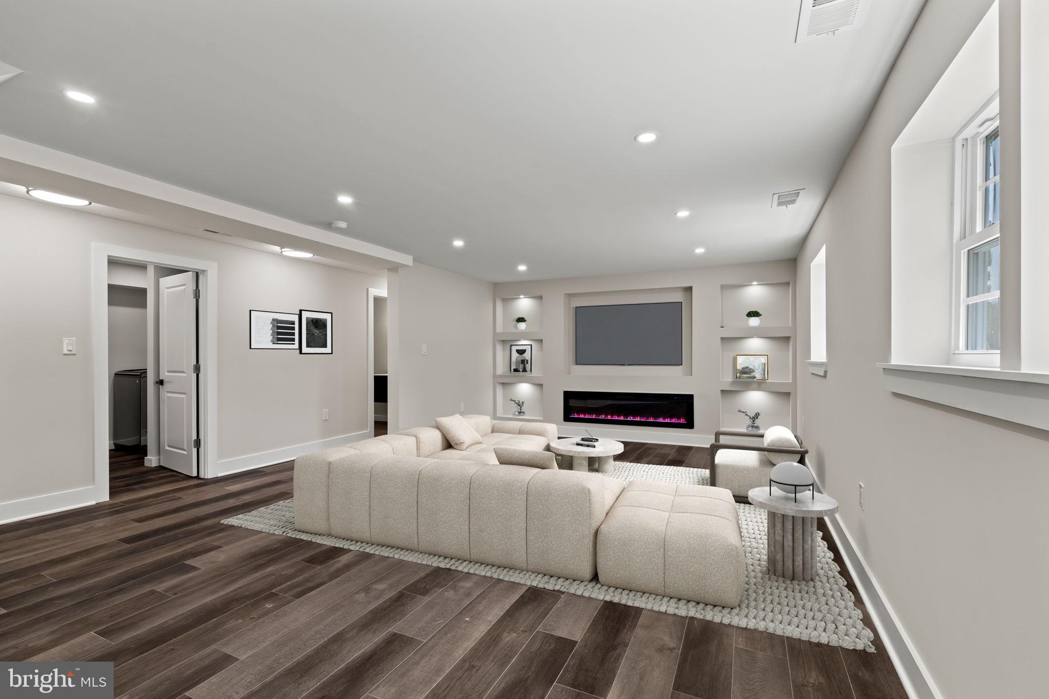 KING OF PRUSSIA - Residential