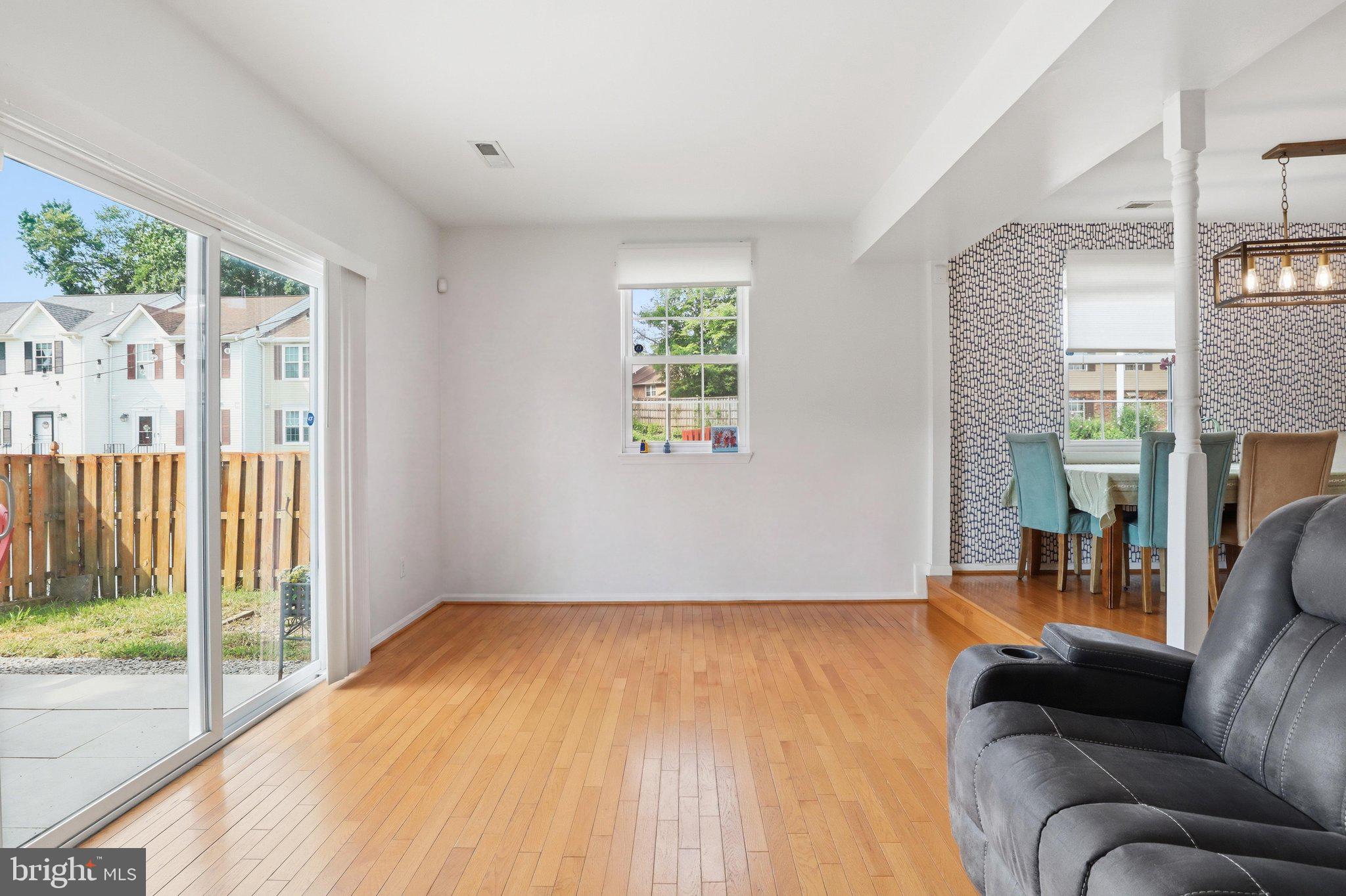 WILLIAMSTOWN - Residential
