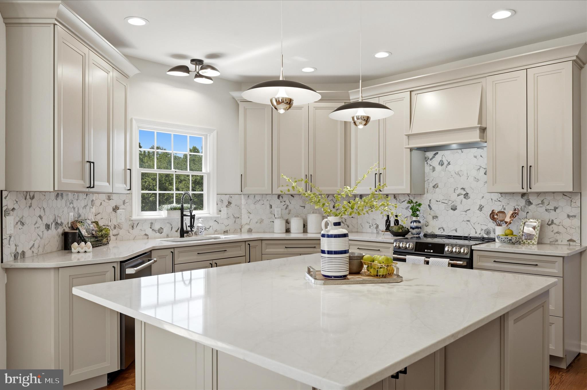 EASTLAND - Residential