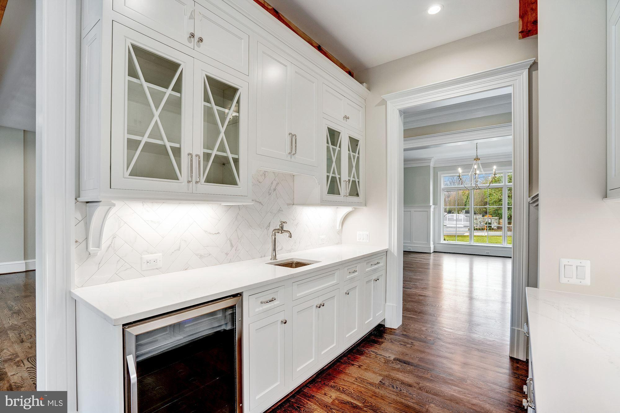 GLENDALE KNOLLS - Residential
