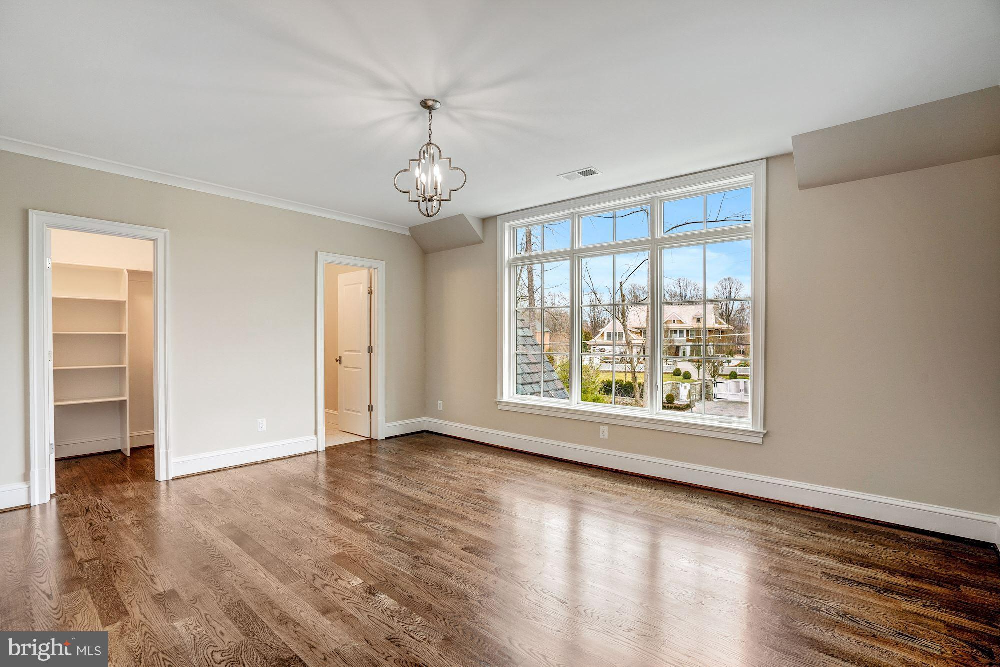GLENDALE KNOLLS - Residential