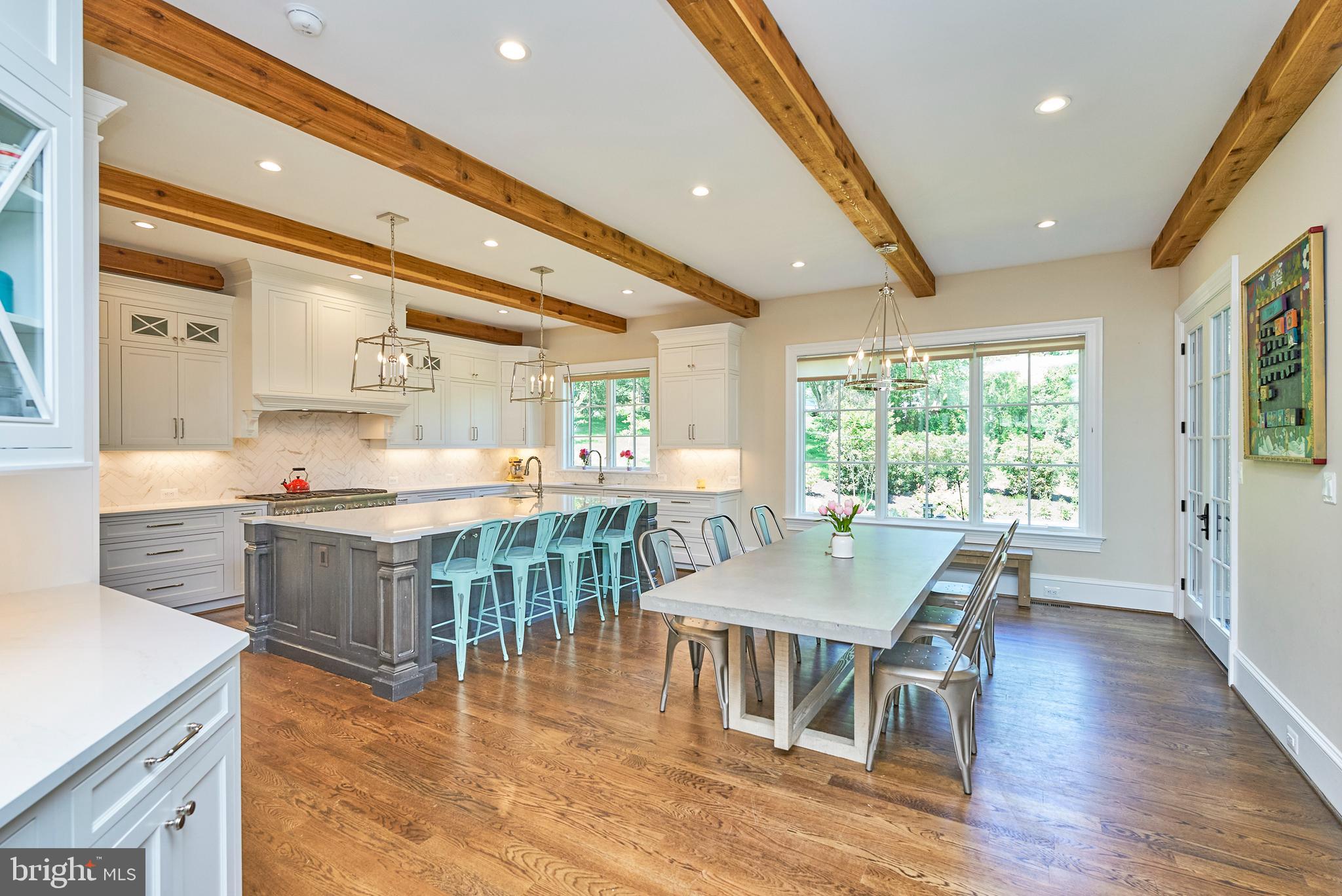GLENDALE KNOLLS - Residential