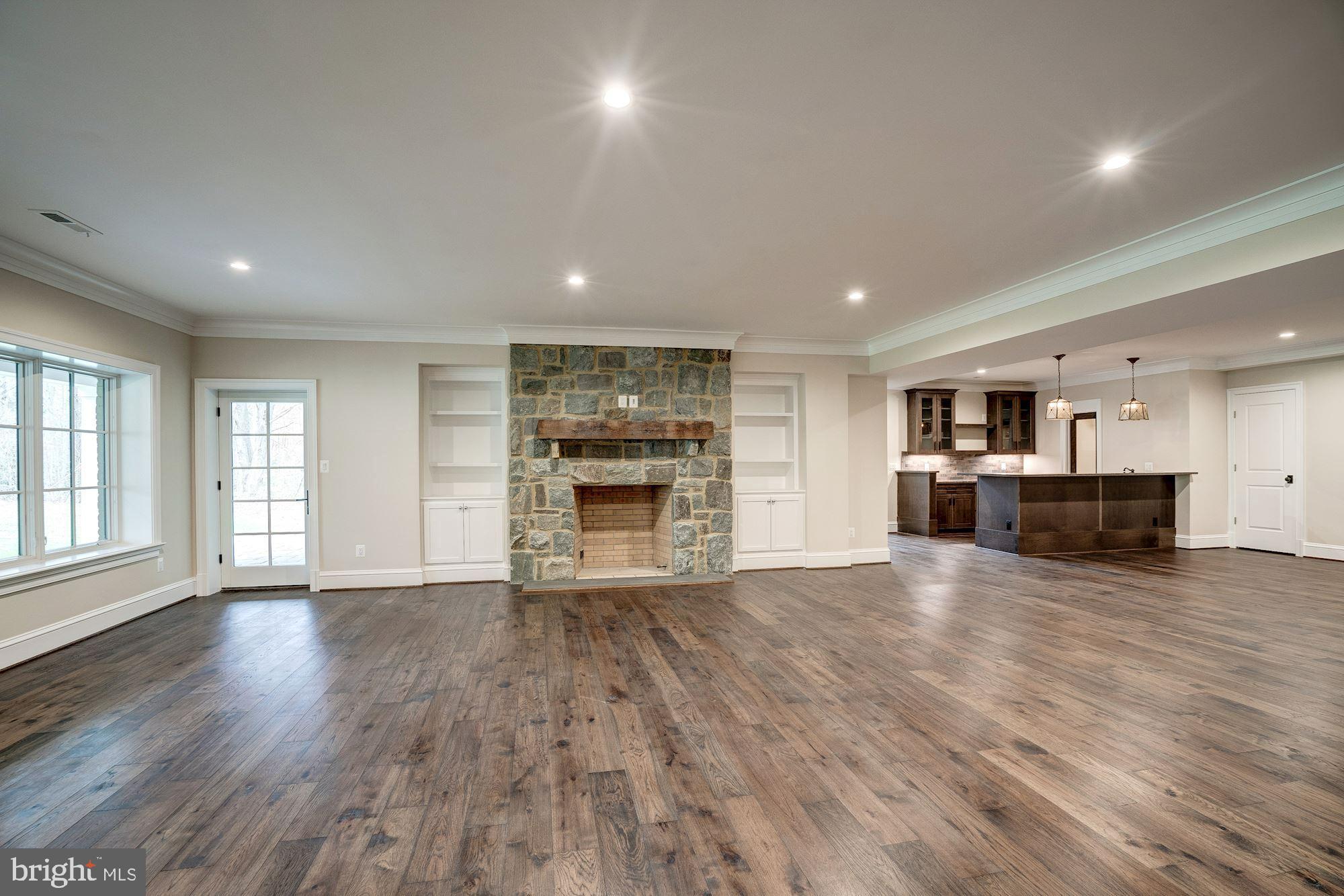 GLENDALE KNOLLS - Residential