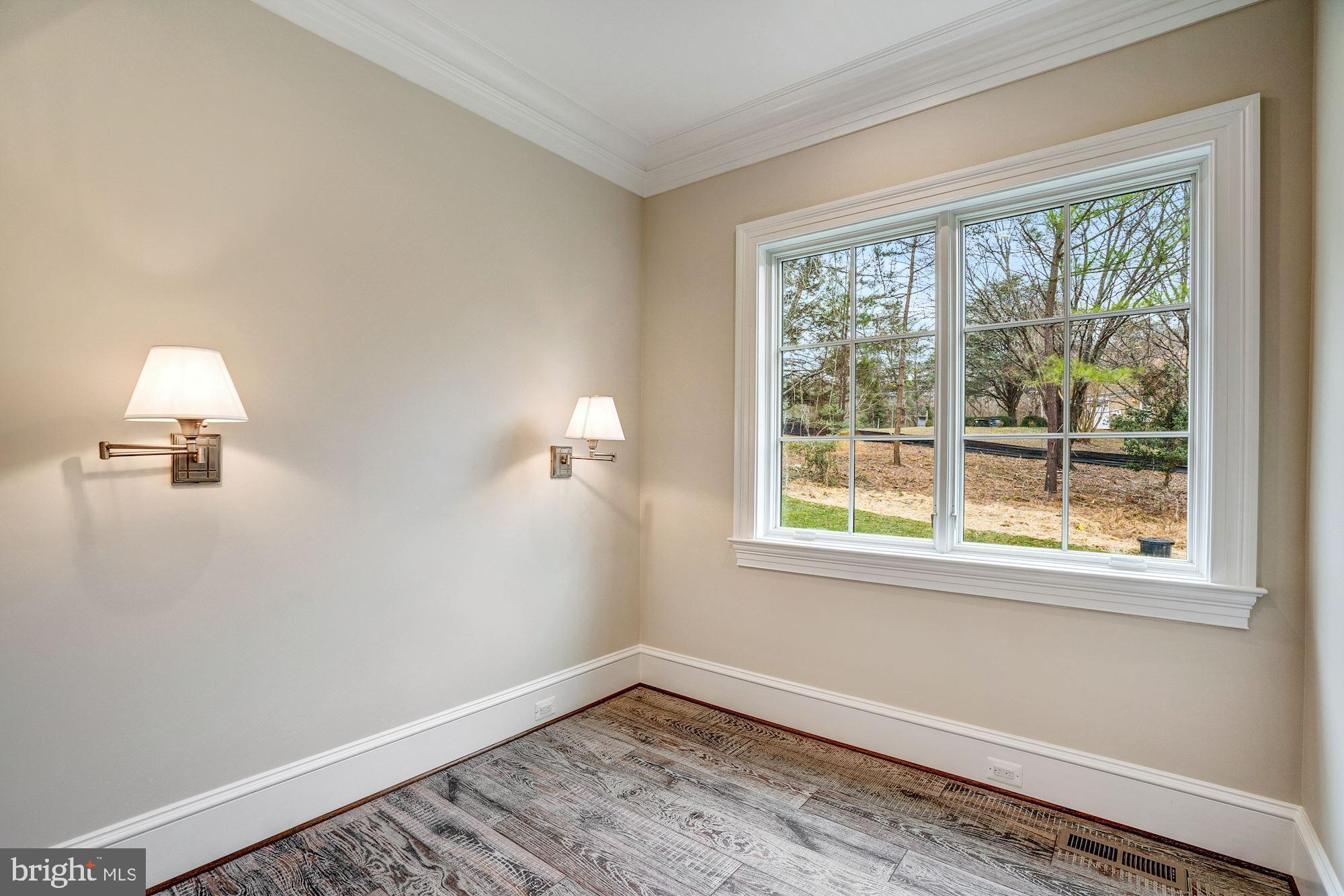 GLENDALE KNOLLS - Residential