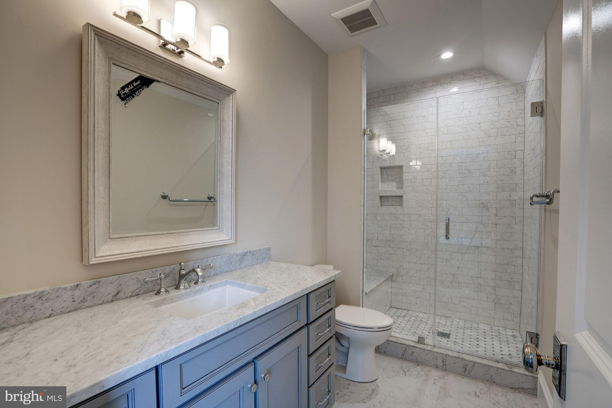 GLENDALE KNOLLS - Residential