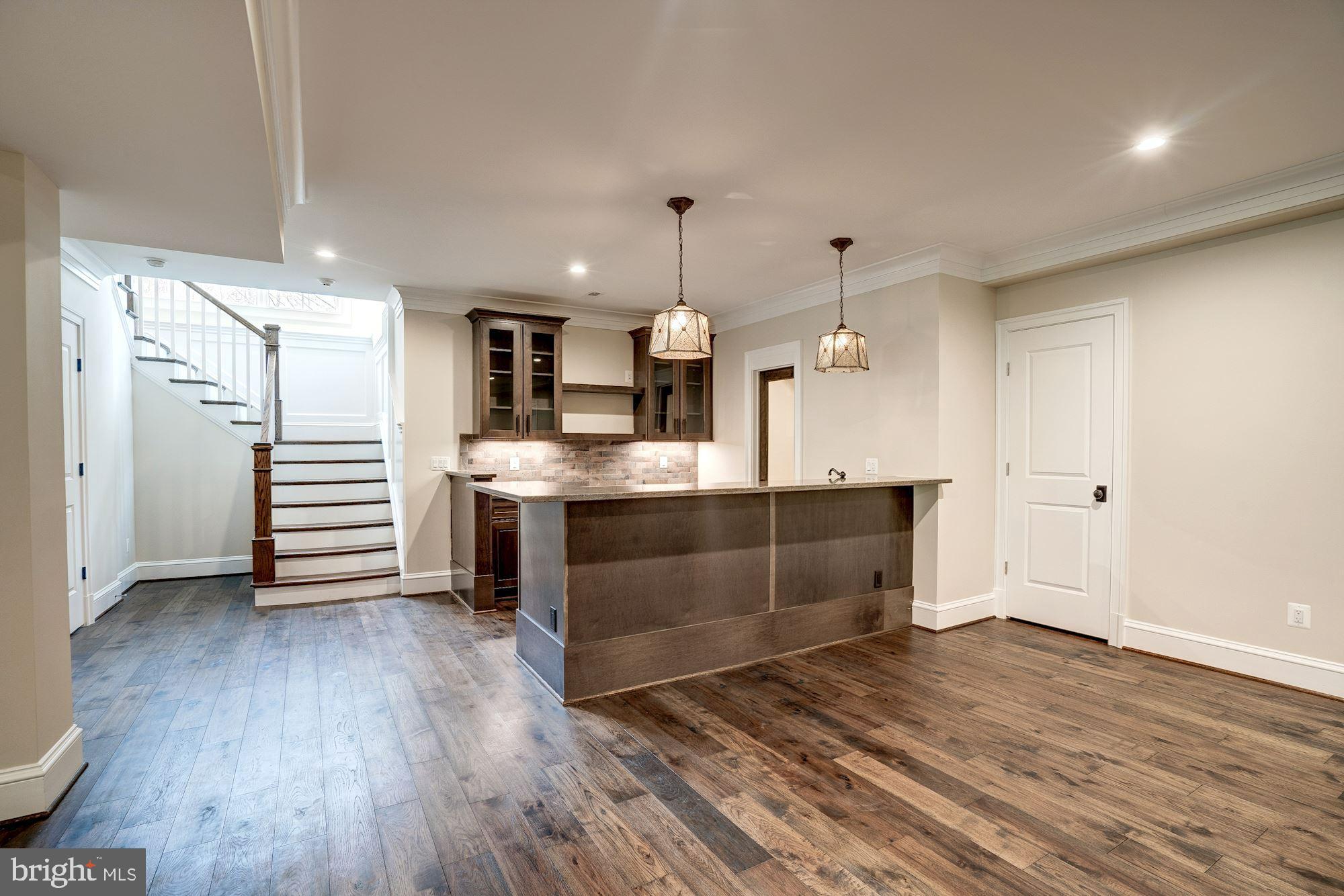 GLENDALE KNOLLS - Residential