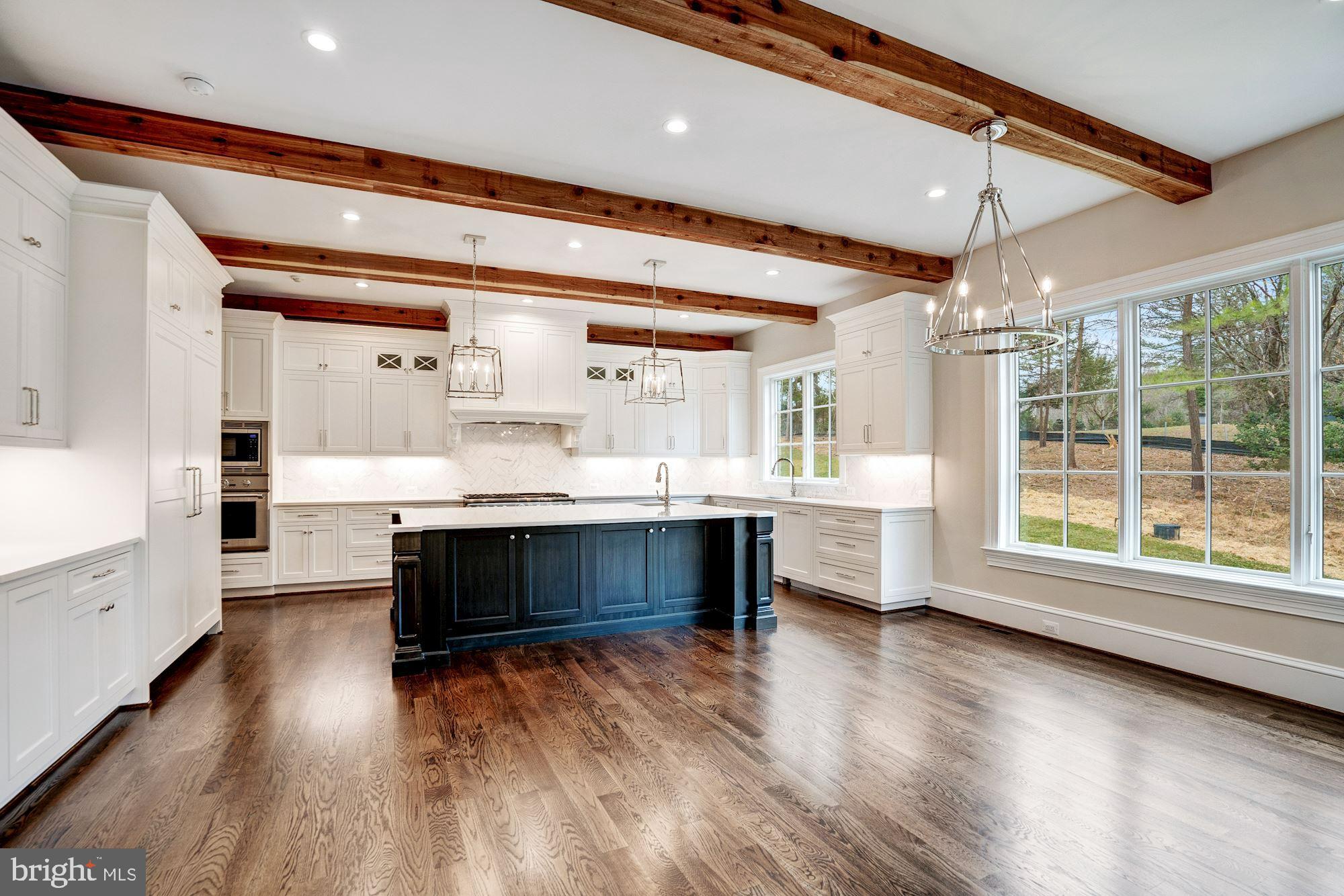 GLENDALE KNOLLS - Residential