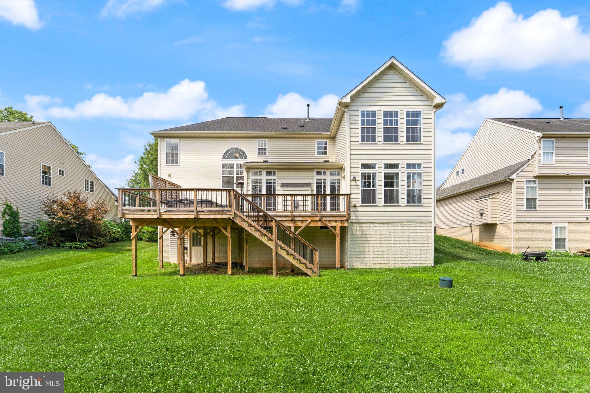 NEW TOWN MEADOWS - Residential