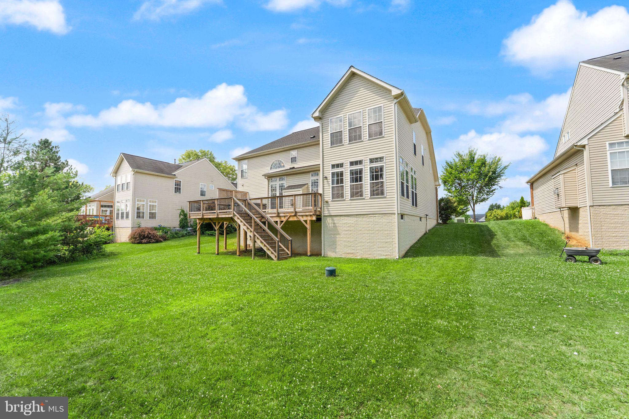 NEW TOWN MEADOWS - Residential