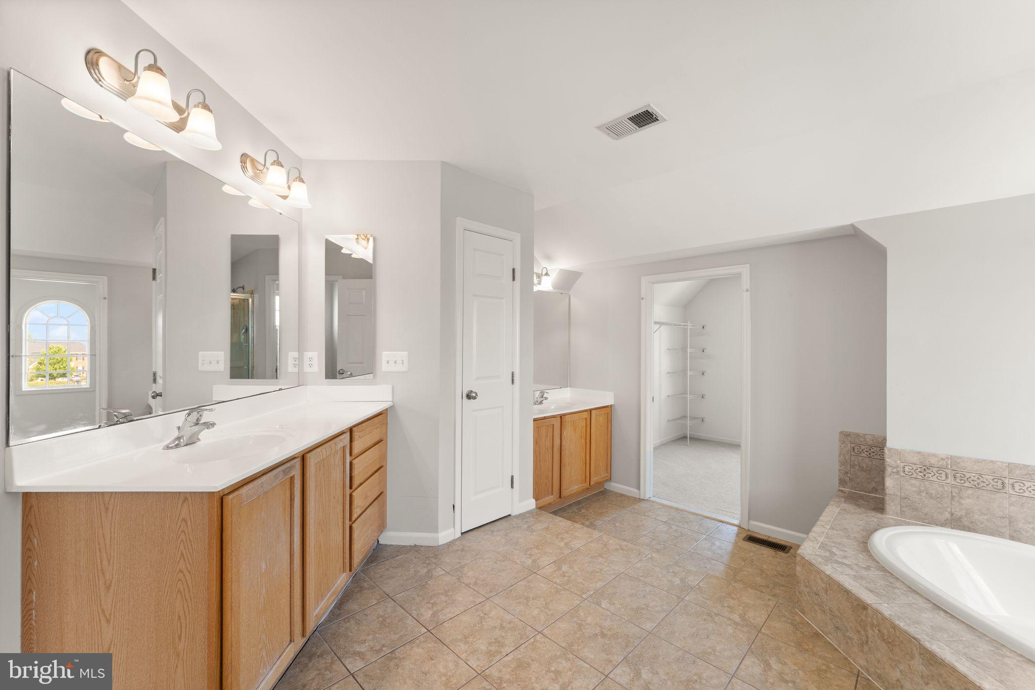 NEW TOWN MEADOWS - Residential