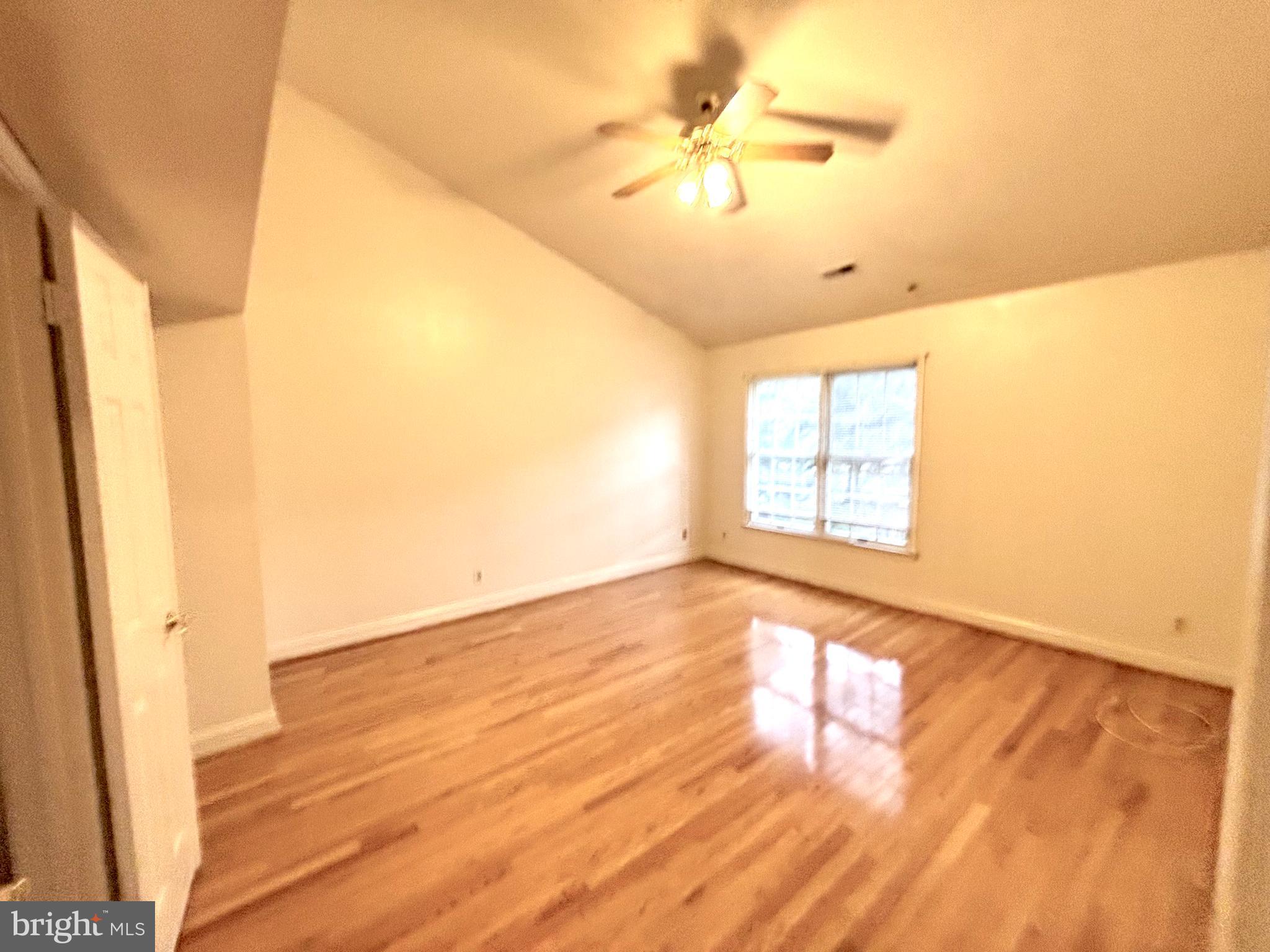 DECOVERLY ADVENTURE - Residential Lease