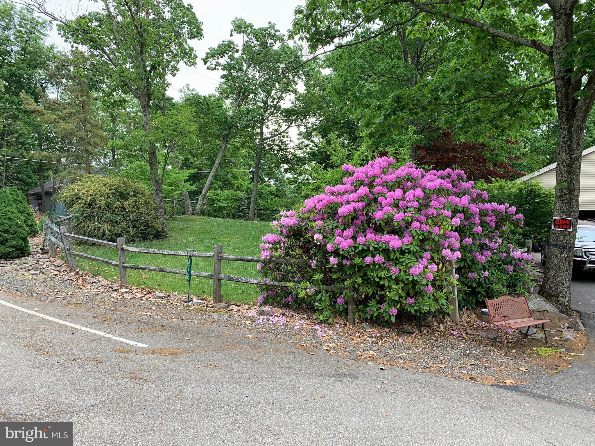 SAW CREEK ESTATES - Residential