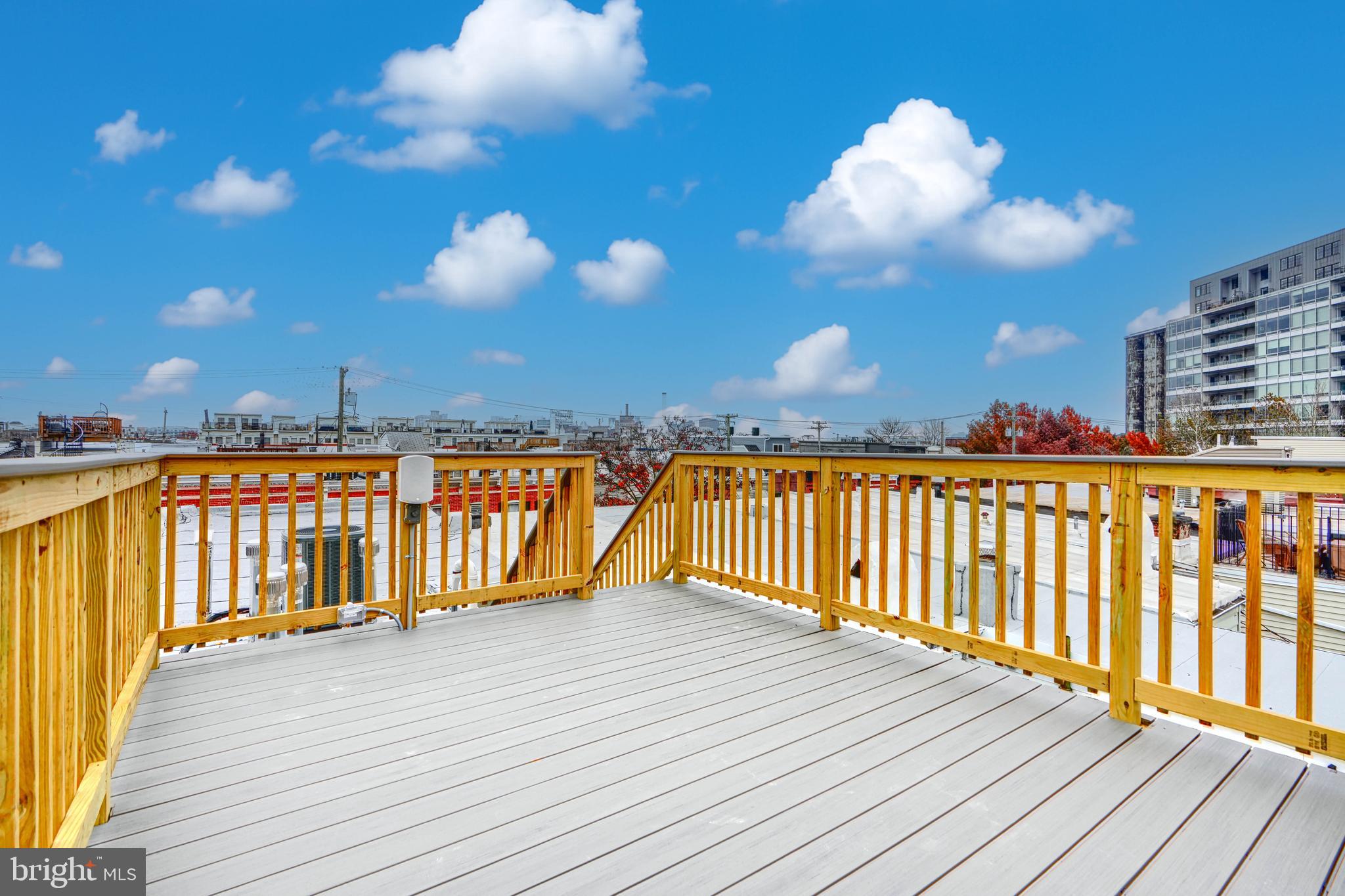 LOCUST POINT - Residential