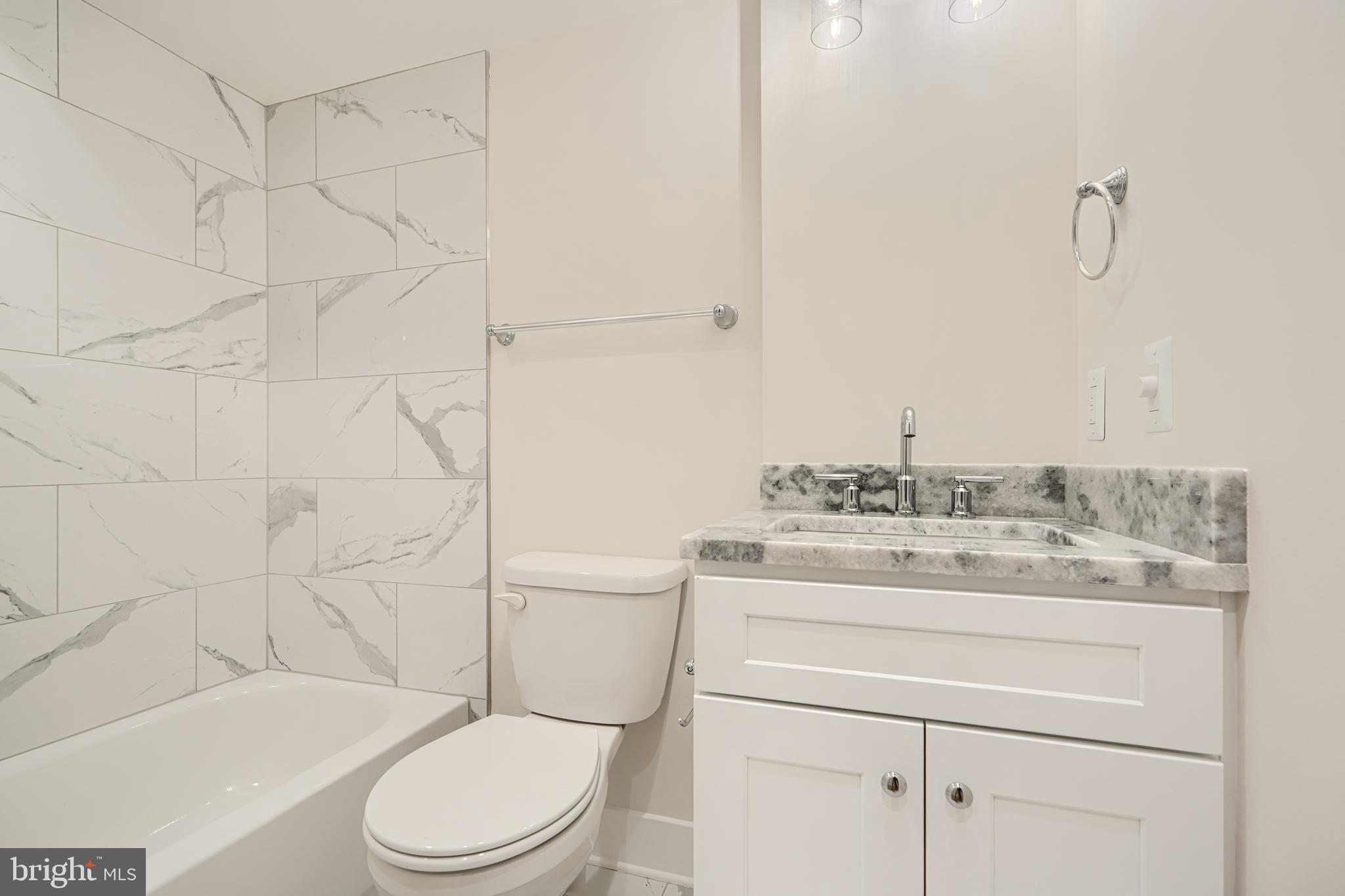 LOCUST POINT - Residential