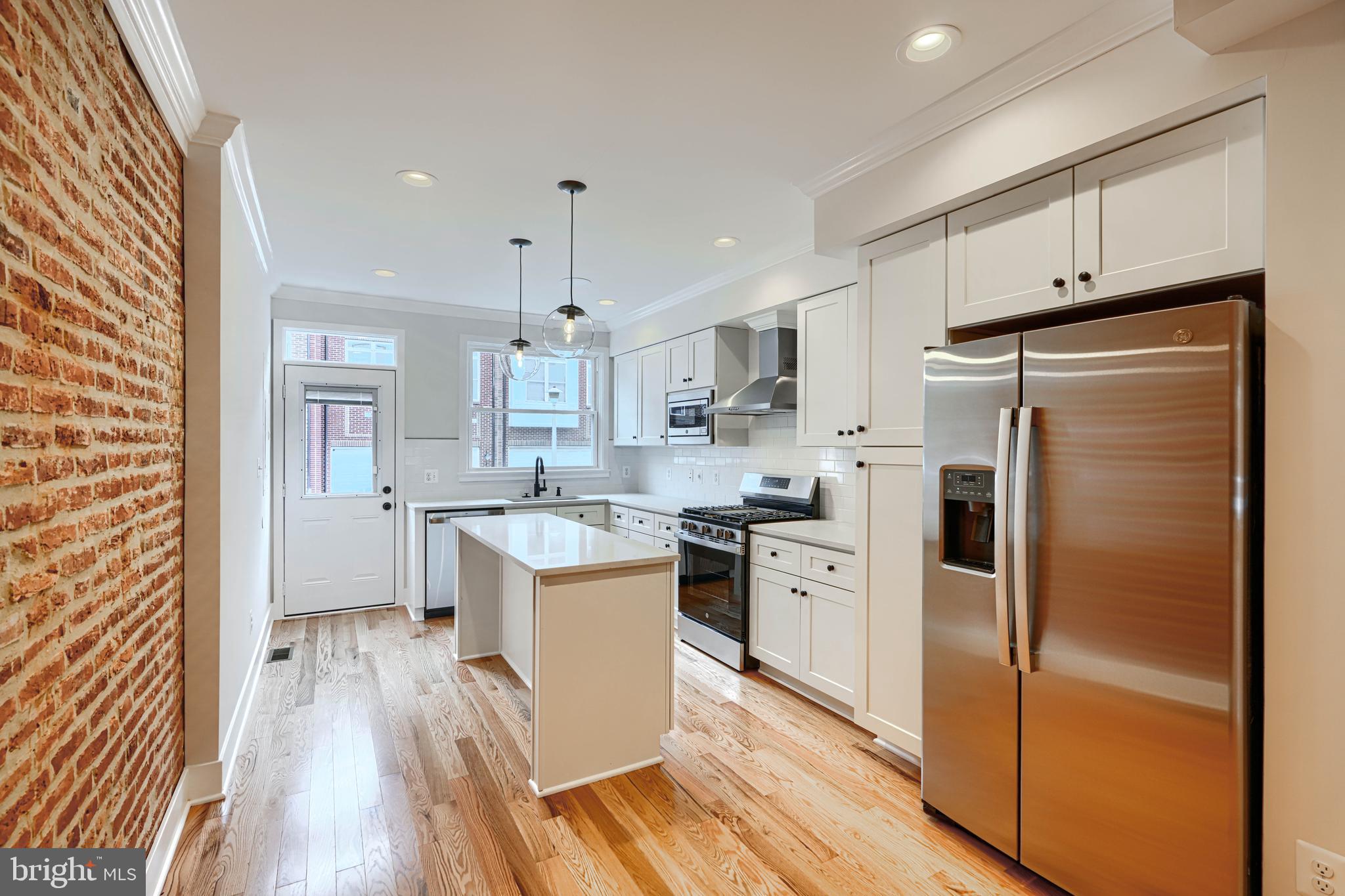 LOCUST POINT - Residential