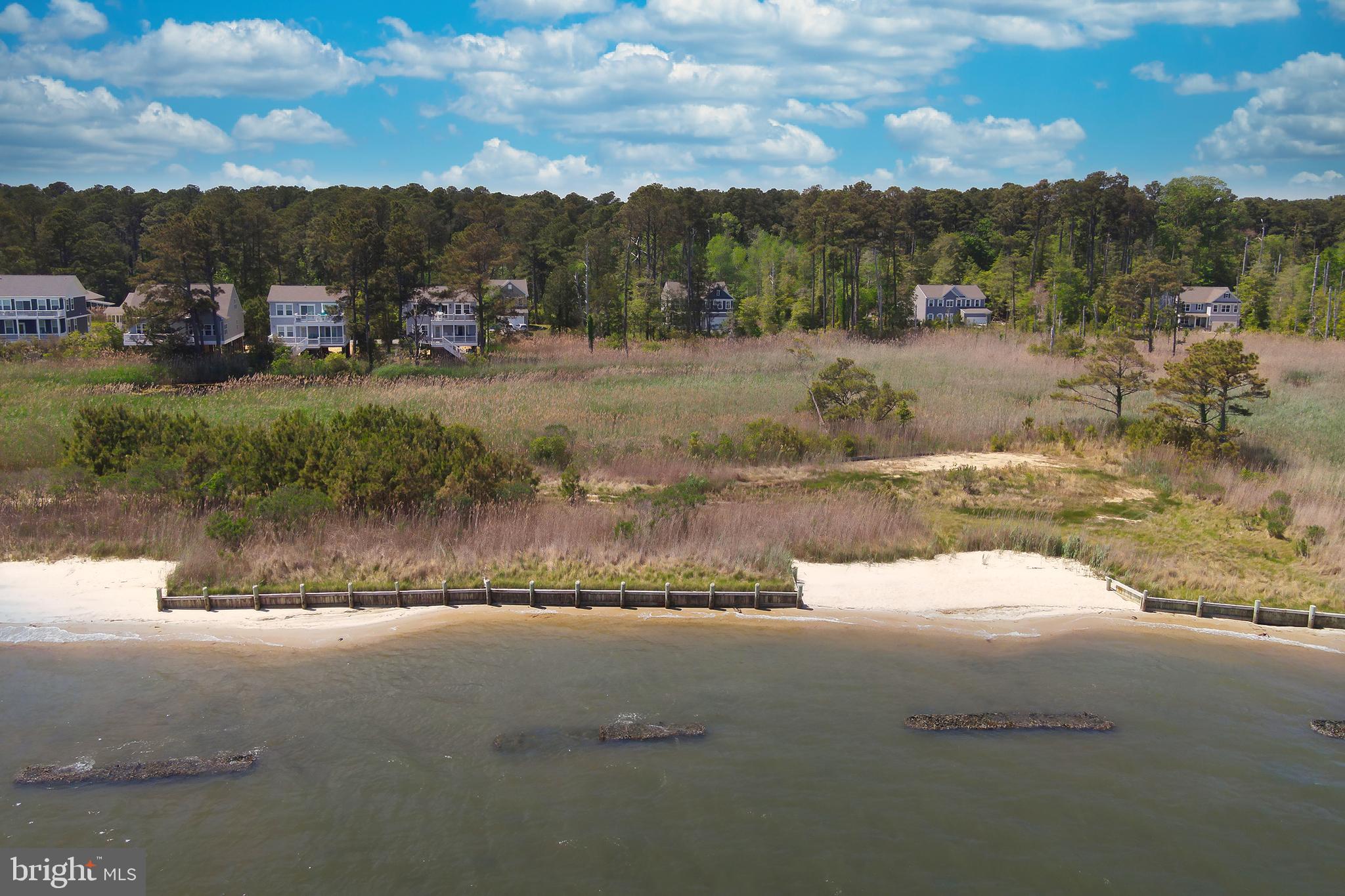 CAPTAIN'S COVE - Land