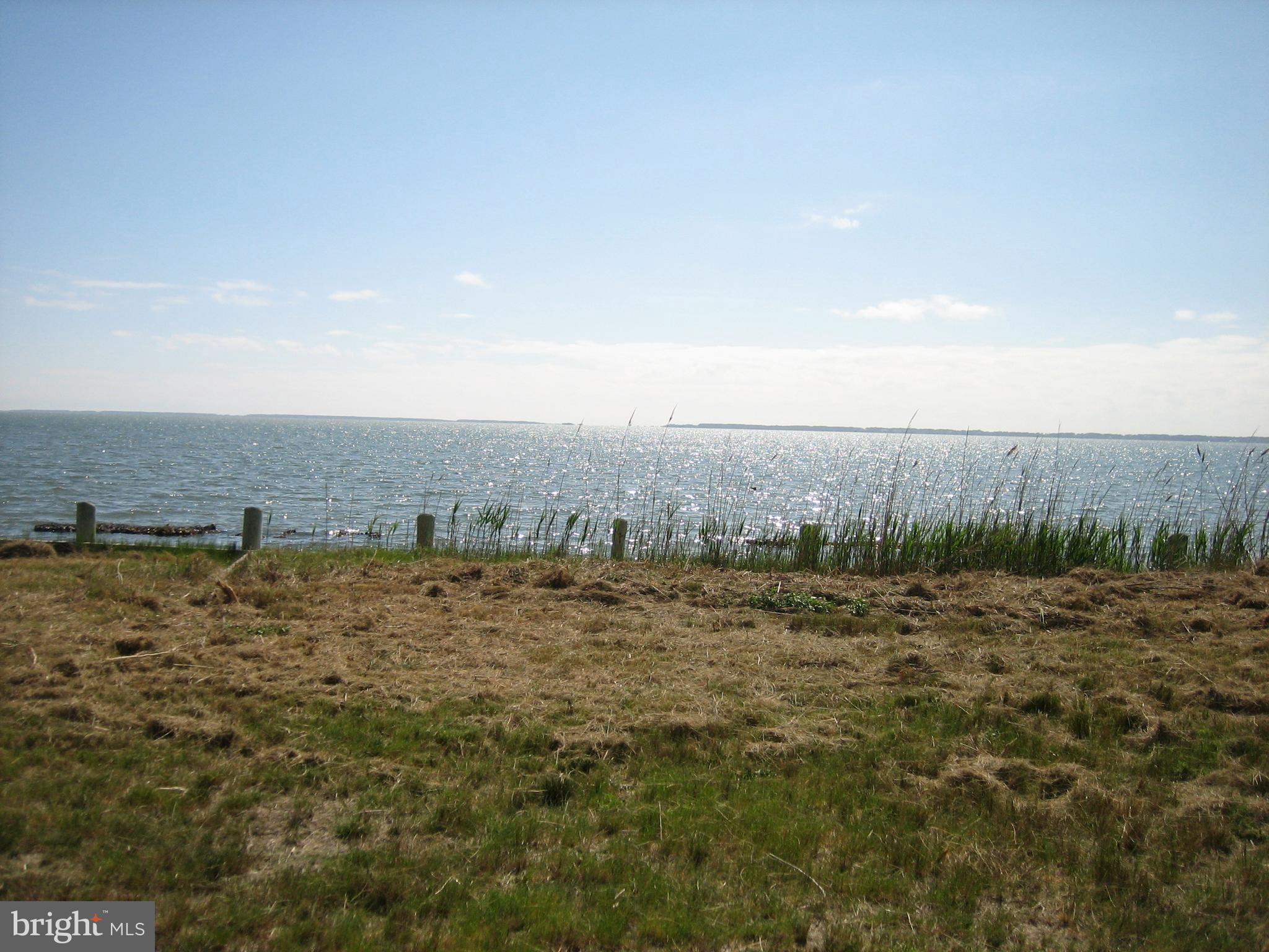 CAPTAIN'S COVE - Land