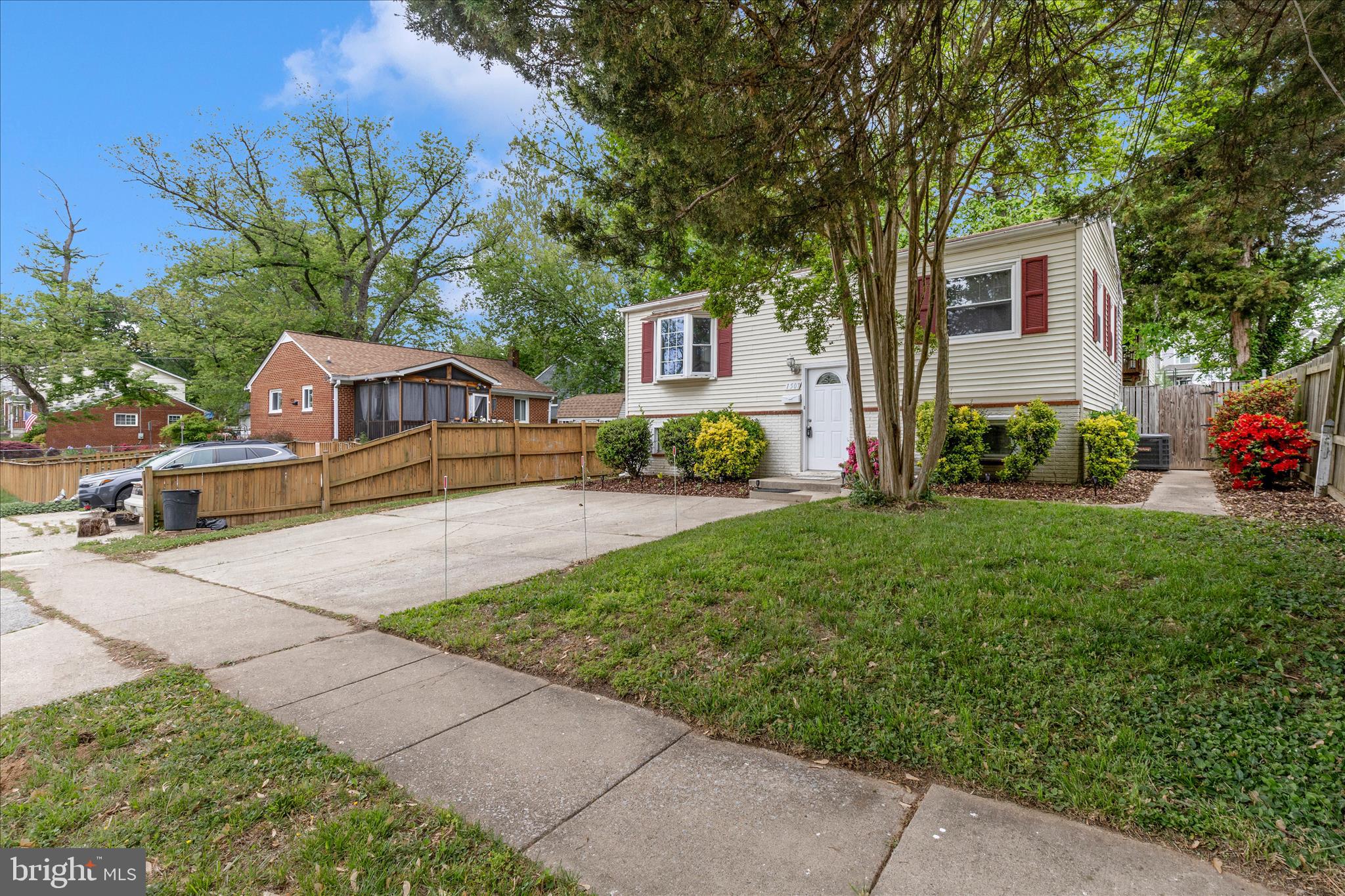 CHESTNUT HILLS - Residential