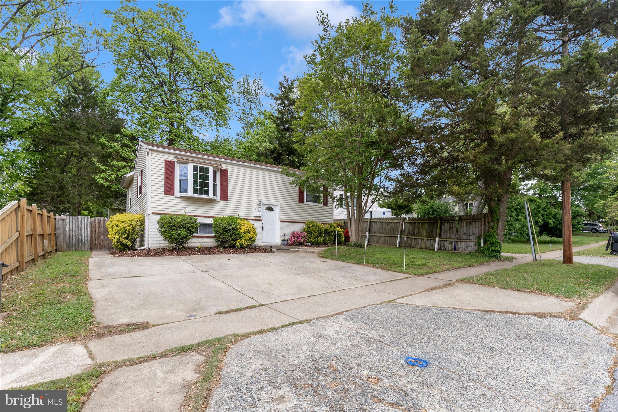 CHESTNUT HILLS - Residential