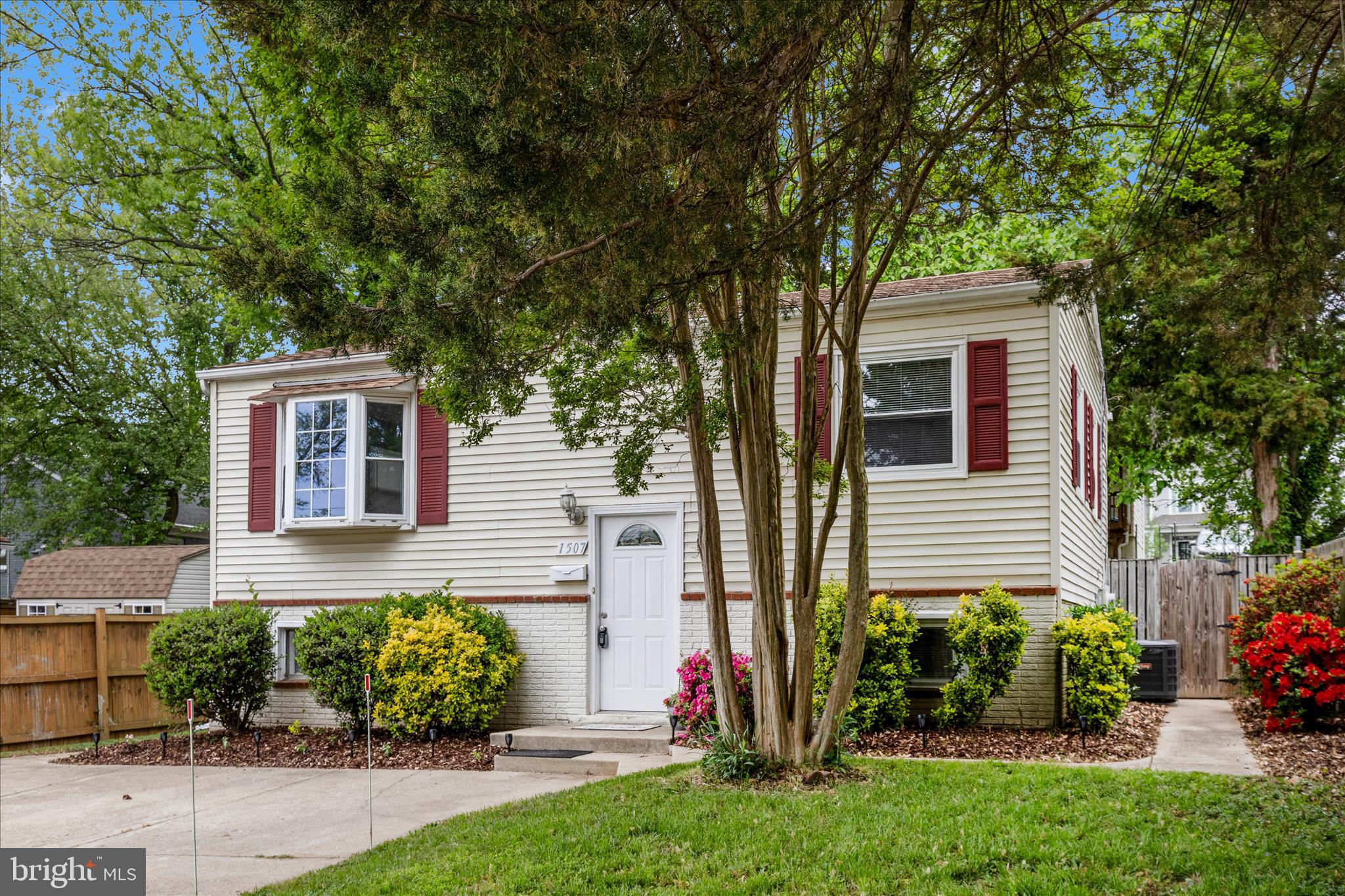 CHESTNUT HILLS - Residential