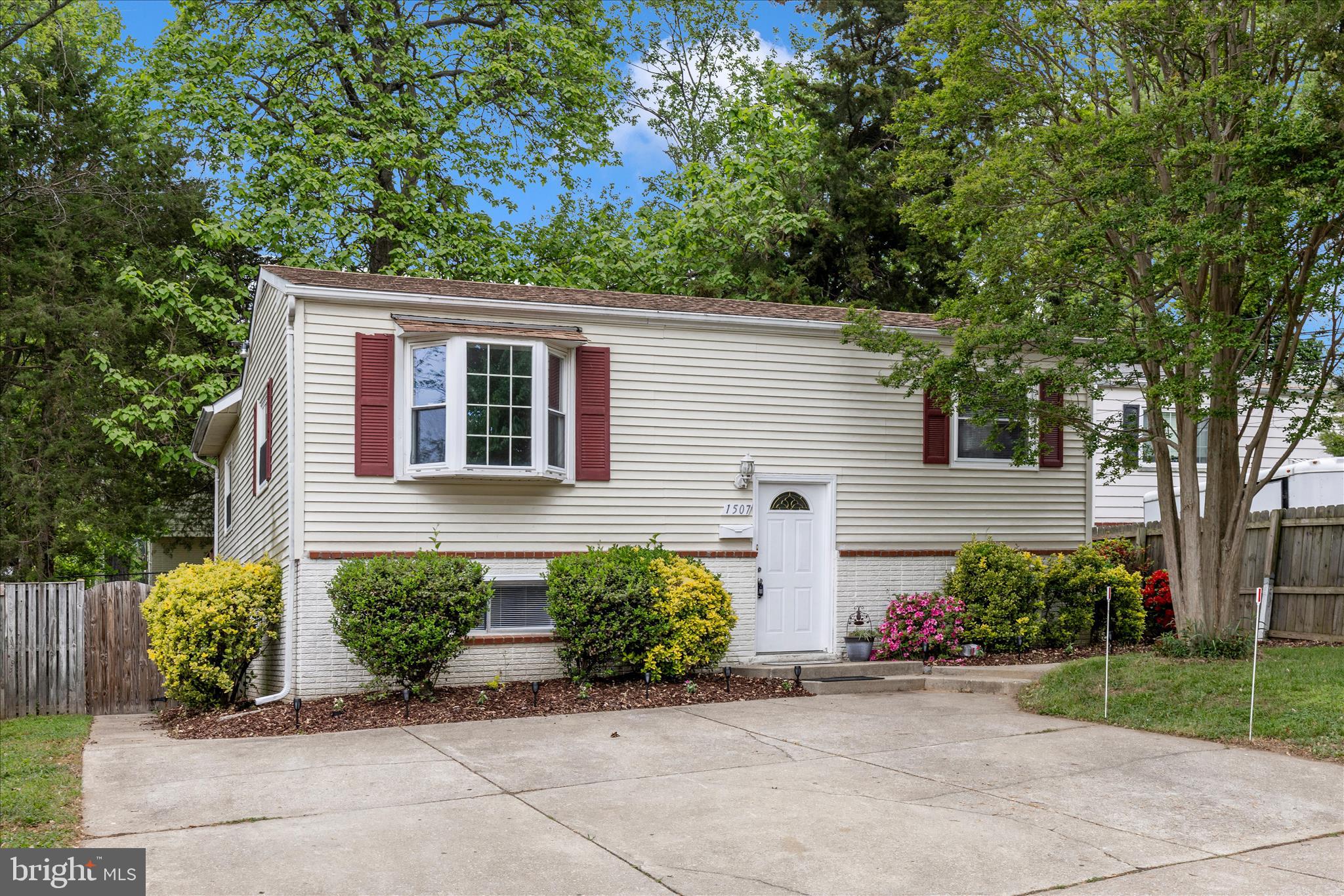 CHESTNUT HILLS - Residential