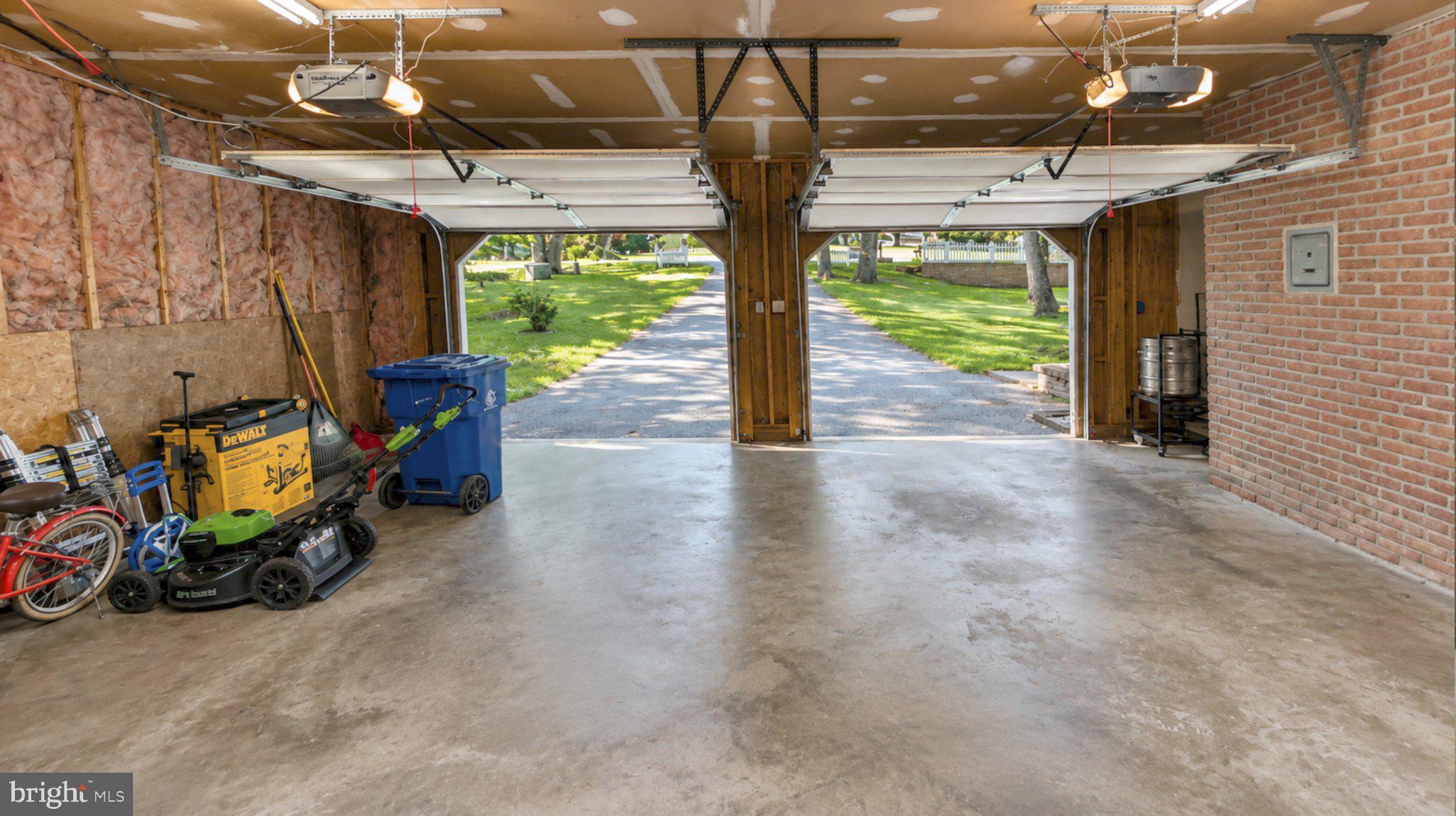 RAVENWOOD ESTATES - Residential