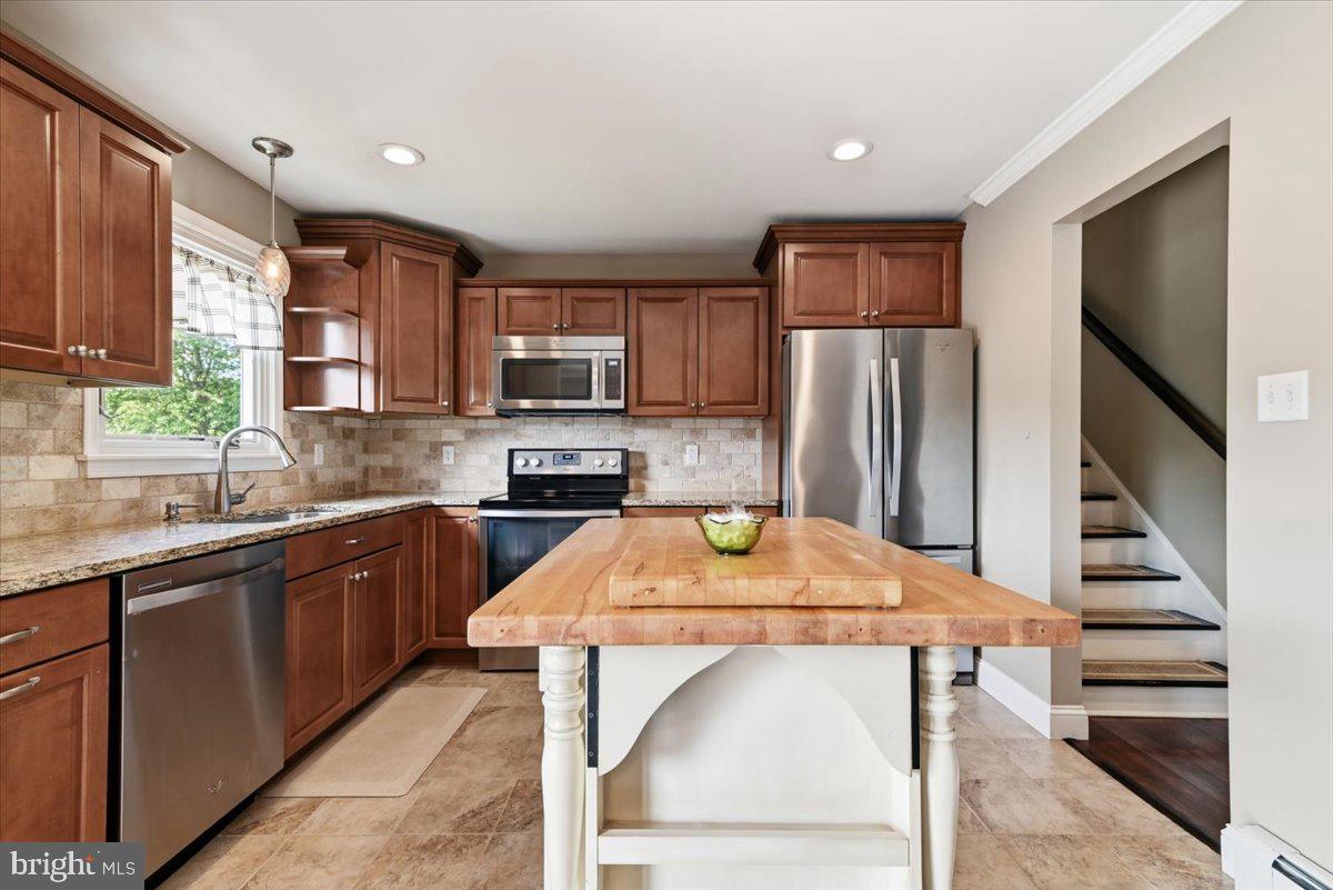 WOODLAND ACRES - Residential