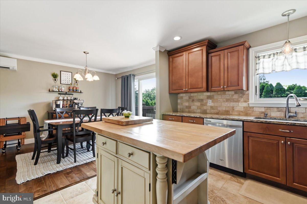 WOODLAND ACRES - Residential
